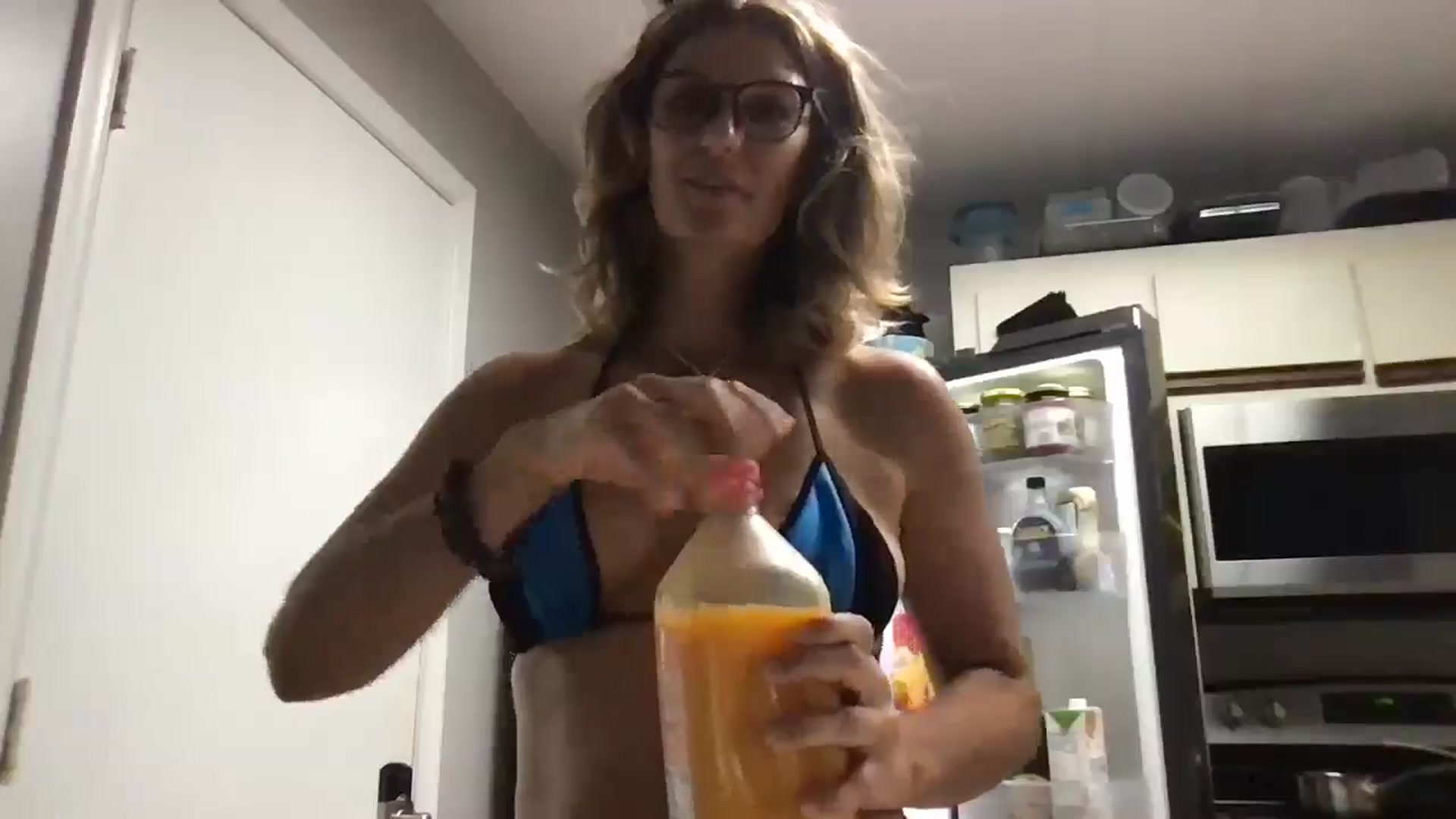 Gallery image thumbnail from redhotbikinis's myfreecams stream on, 12/30/2024, 18:13 image 8 of 20