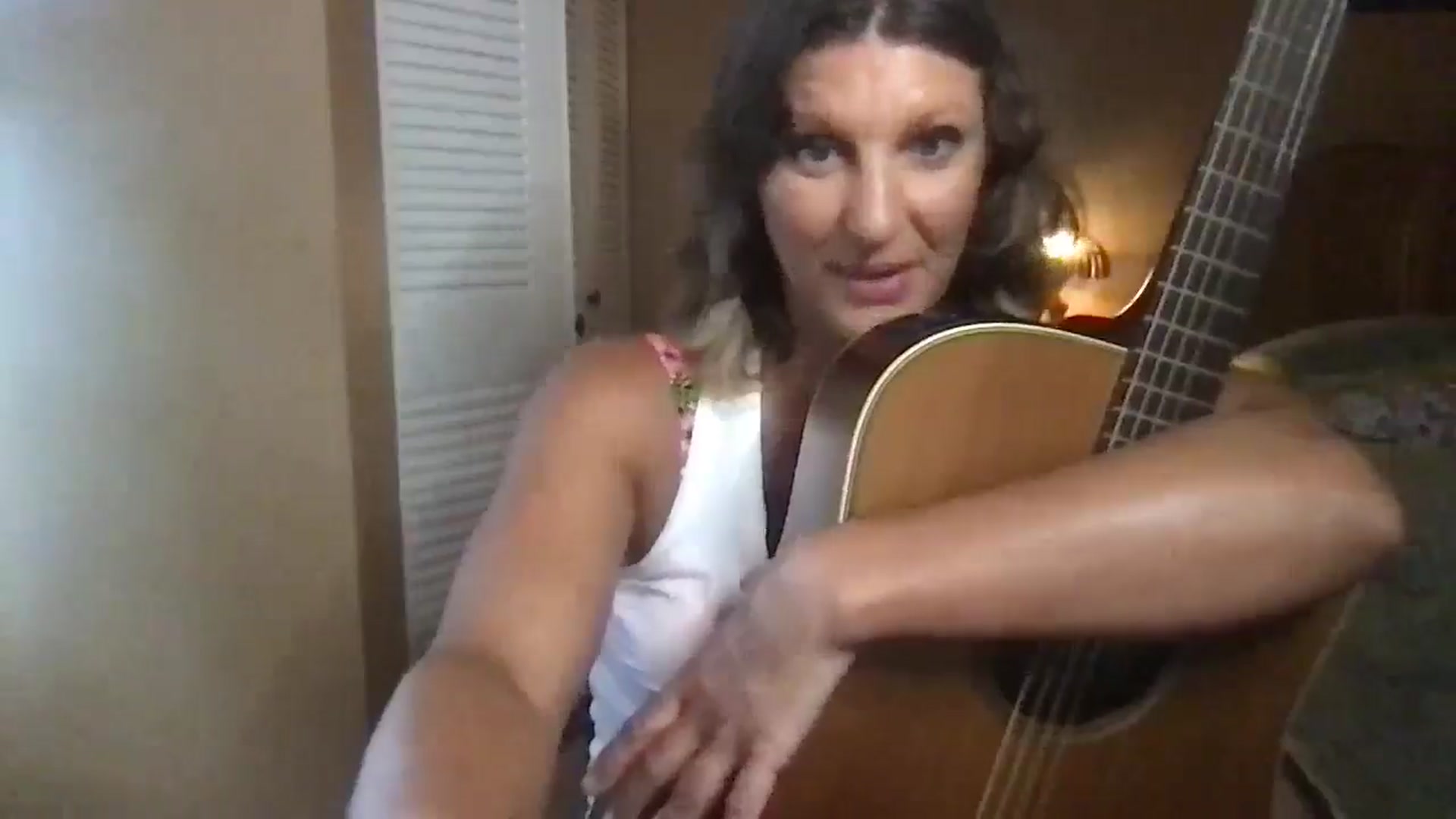 Gallery image thumbnail from redhotbikinis's myfreecams stream on, 04/04/2025, 13:03 image 19 of 20