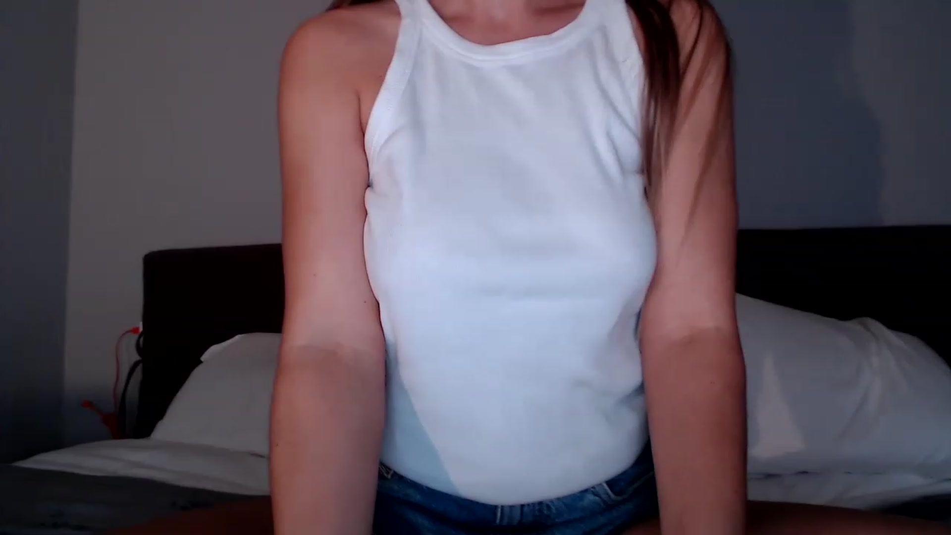 Gallery image thumbnail from regular_girl's myfreecams stream on, 11/19/2022, 21:47 image 19 of 20