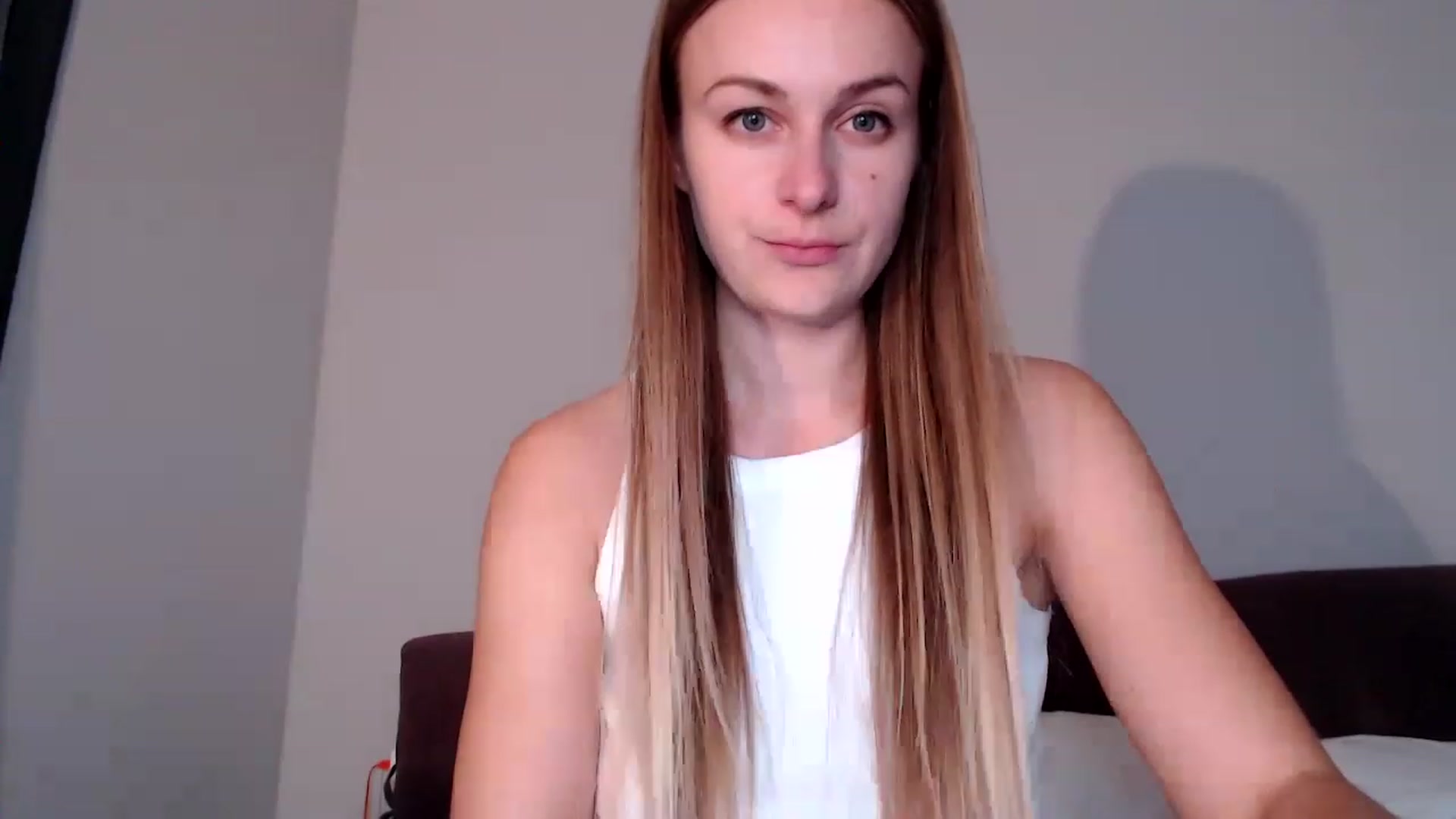Gallery image thumbnail from regular_girl's myfreecams stream on, 11/19/2022, 21:47 image 9 of 20