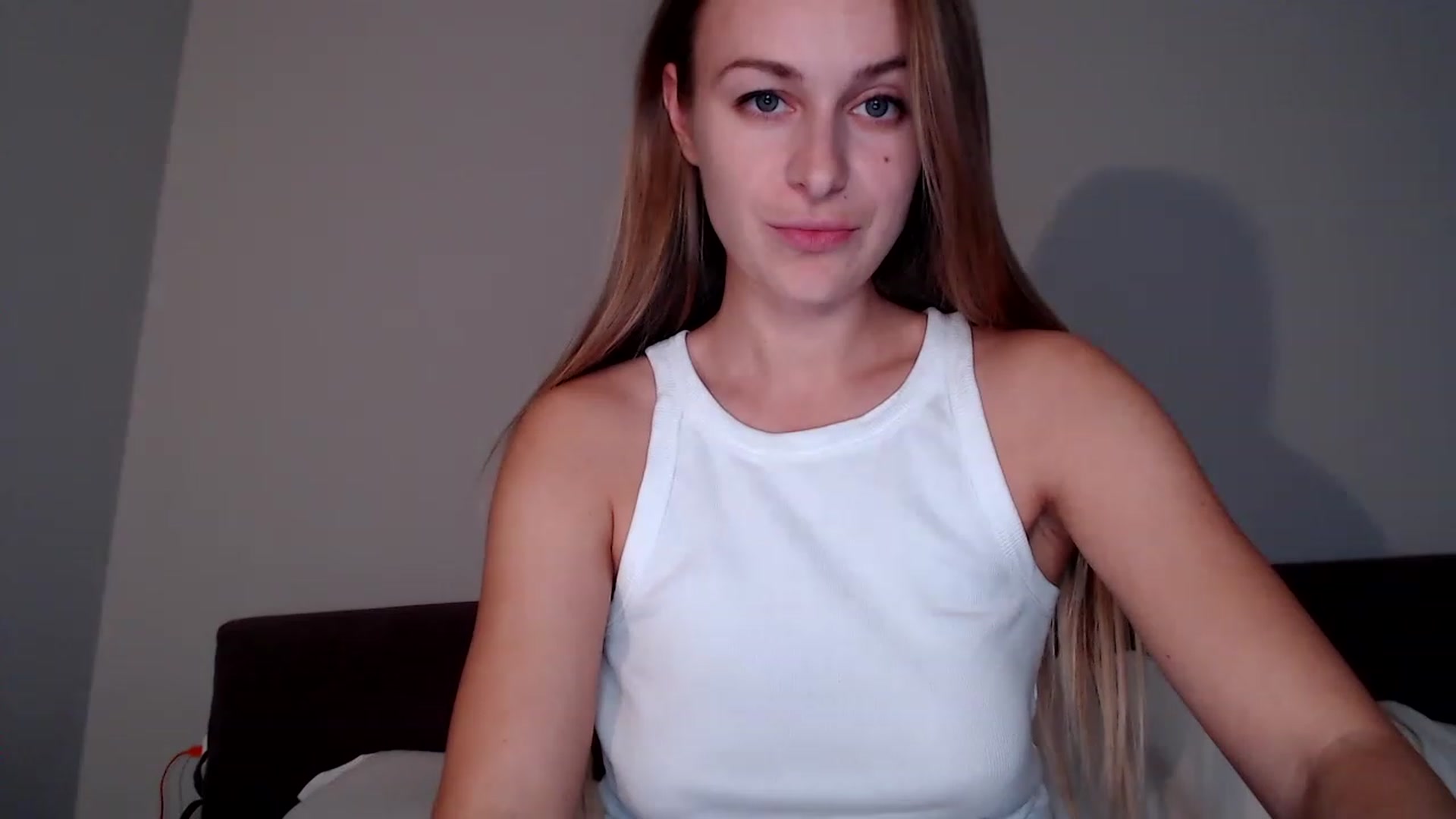 Gallery image thumbnail from regular_girl's myfreecams stream on, 11/19/2022, 21:47 image 20 of 20