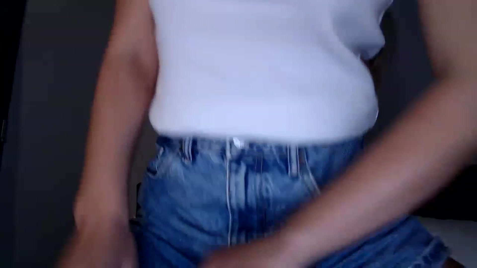 Gallery image thumbnail from regular_girl's myfreecams stream on, 11/19/2022, 21:47 image 12 of 20