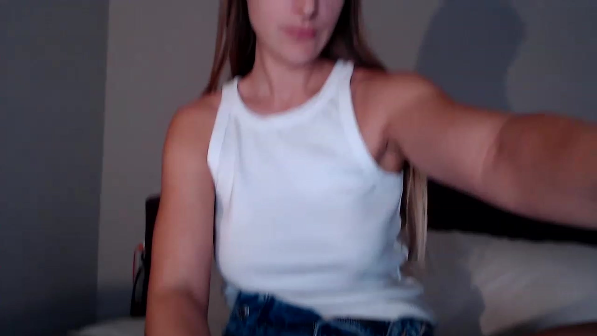 Gallery image thumbnail from regular_girl's myfreecams stream on, 11/19/2022, 21:47 image 11 of 20