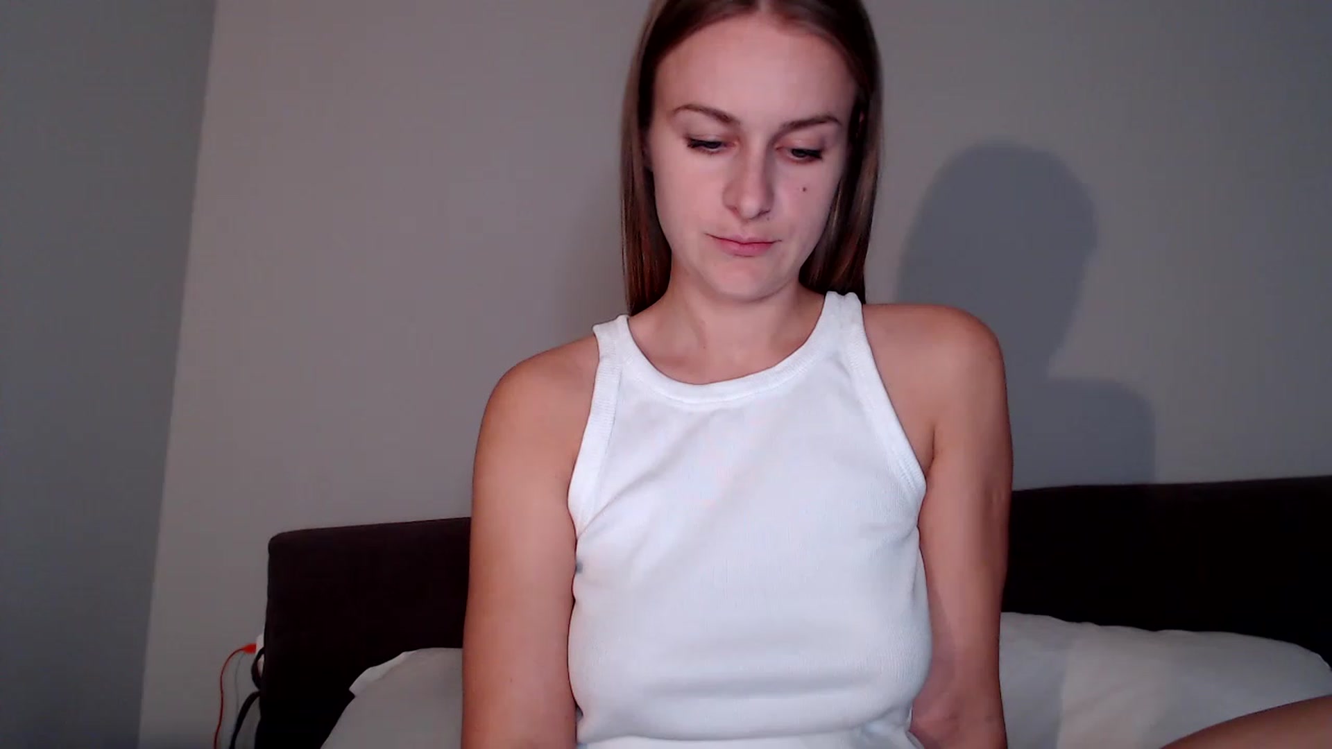 Gallery image thumbnail from regular_girl's myfreecams stream on, 11/19/2022, 21:47 image 14 of 20