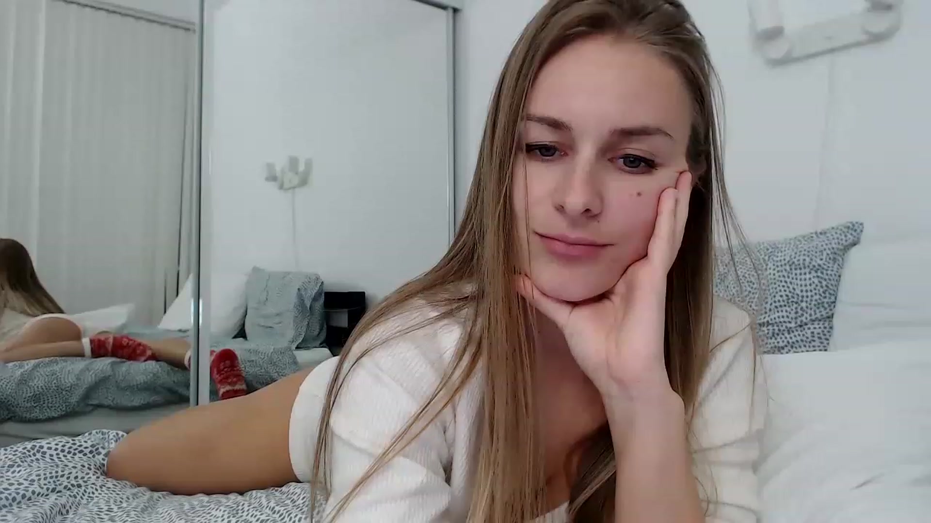 Gallery image thumbnail from regular_girl's myfreecams stream on, 11/28/2022, 22:13 image 9 of 20