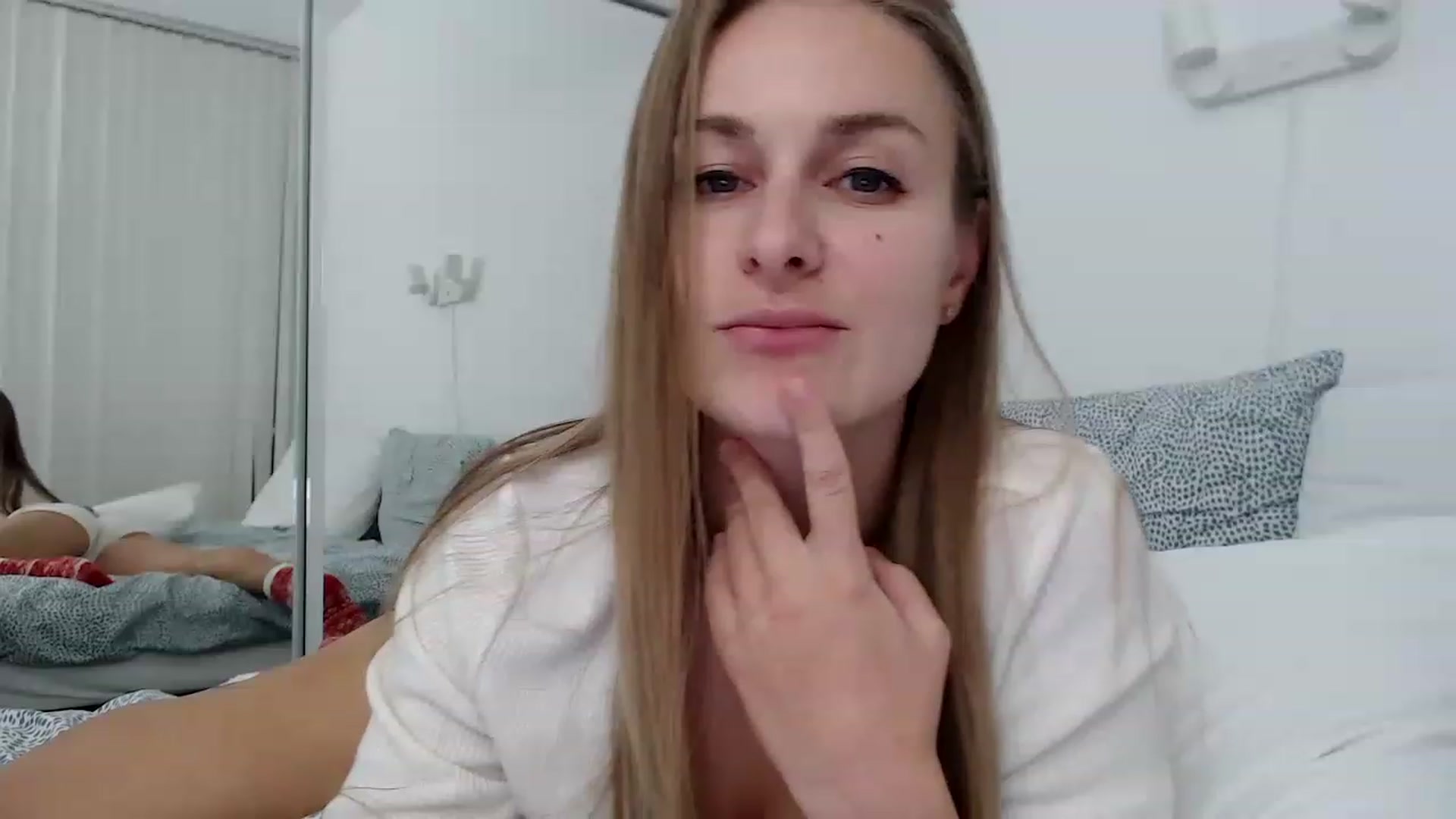 Gallery image thumbnail from regular_girl's myfreecams stream on, 11/28/2022, 22:13 image 18 of 20