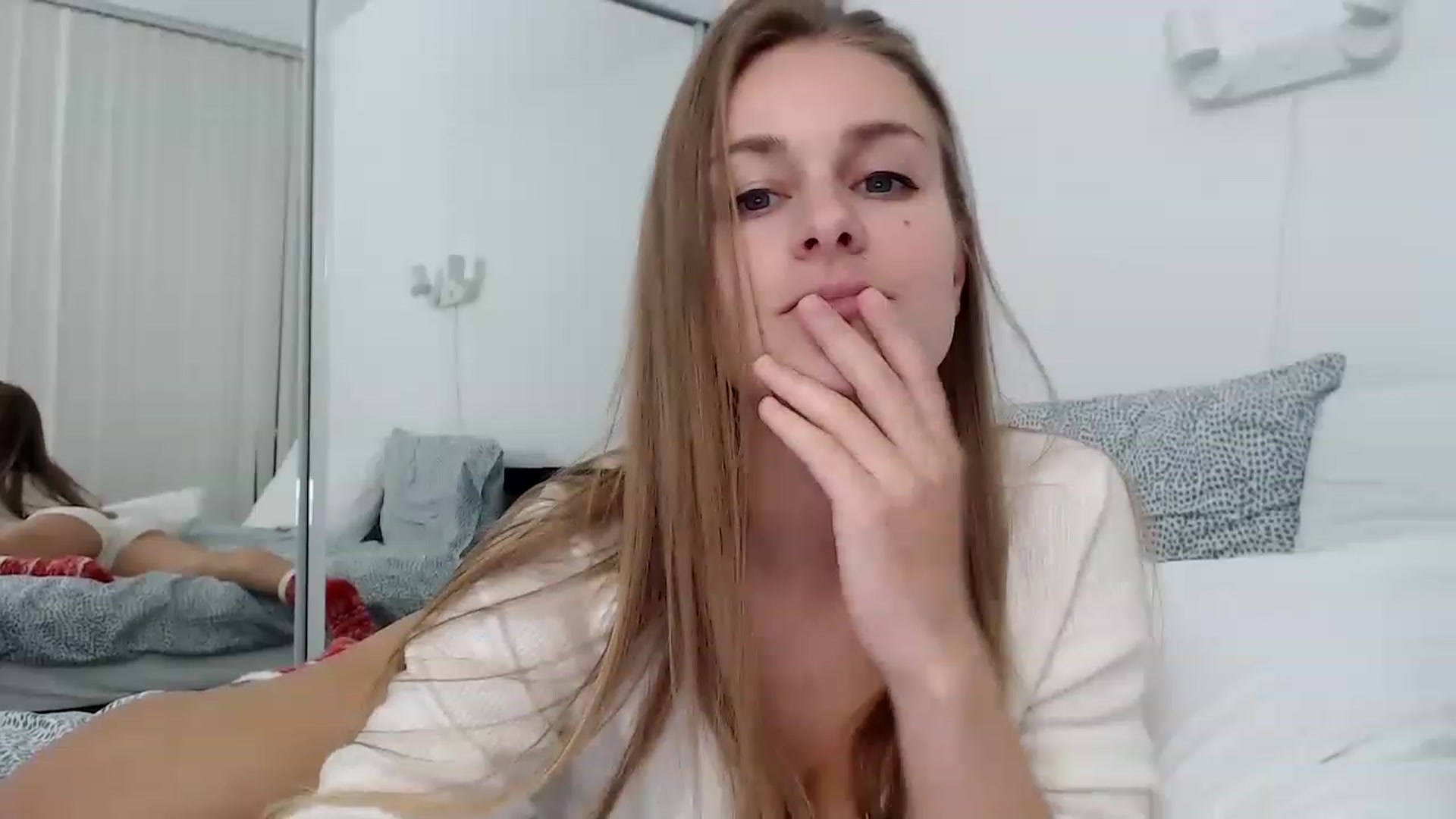 Gallery image thumbnail from regular_girl's myfreecams stream on, 11/28/2022, 22:13 image 14 of 20