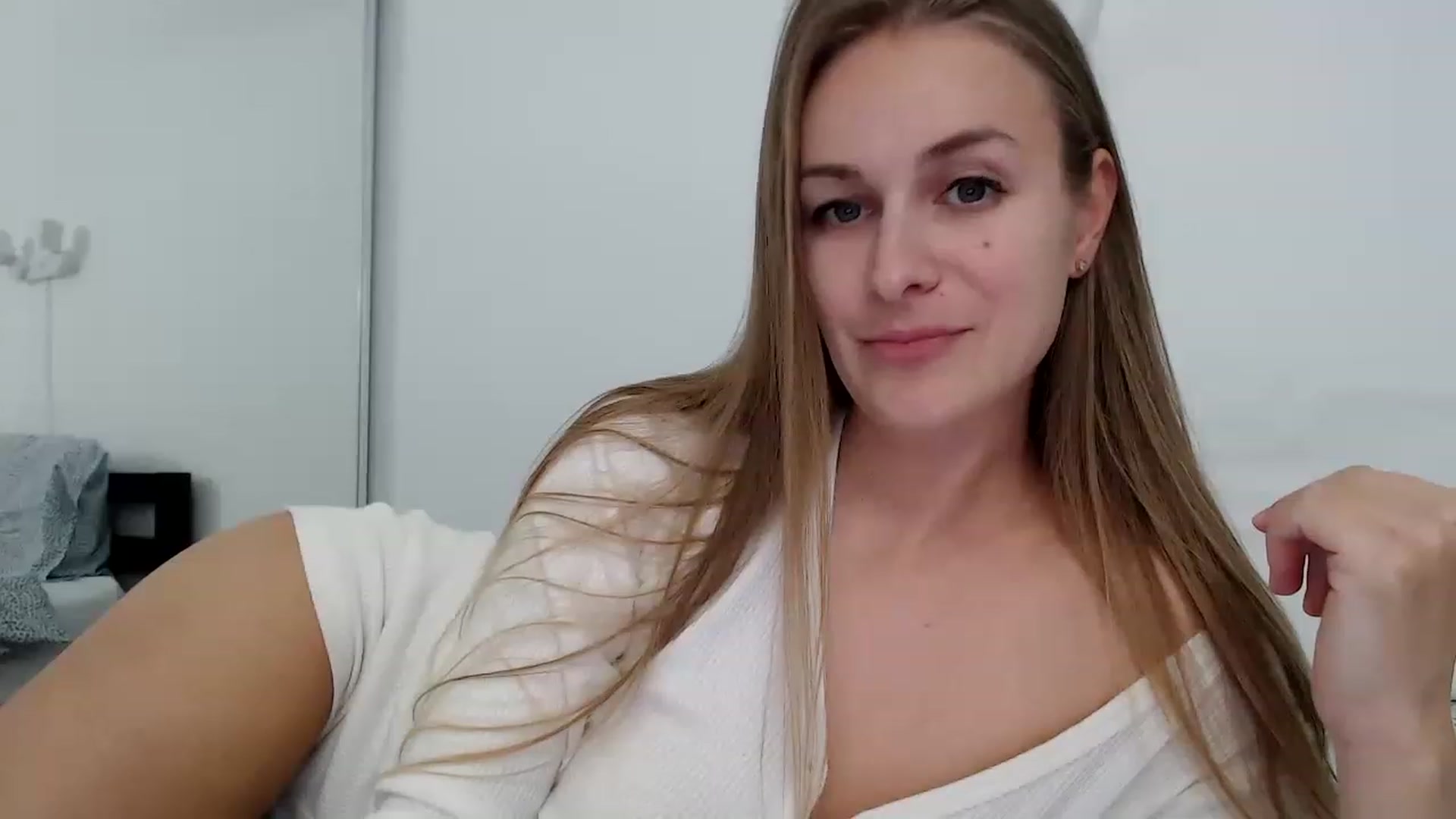 Gallery image thumbnail from regular_girl's myfreecams stream on, 11/28/2022, 22:13 image 6 of 20