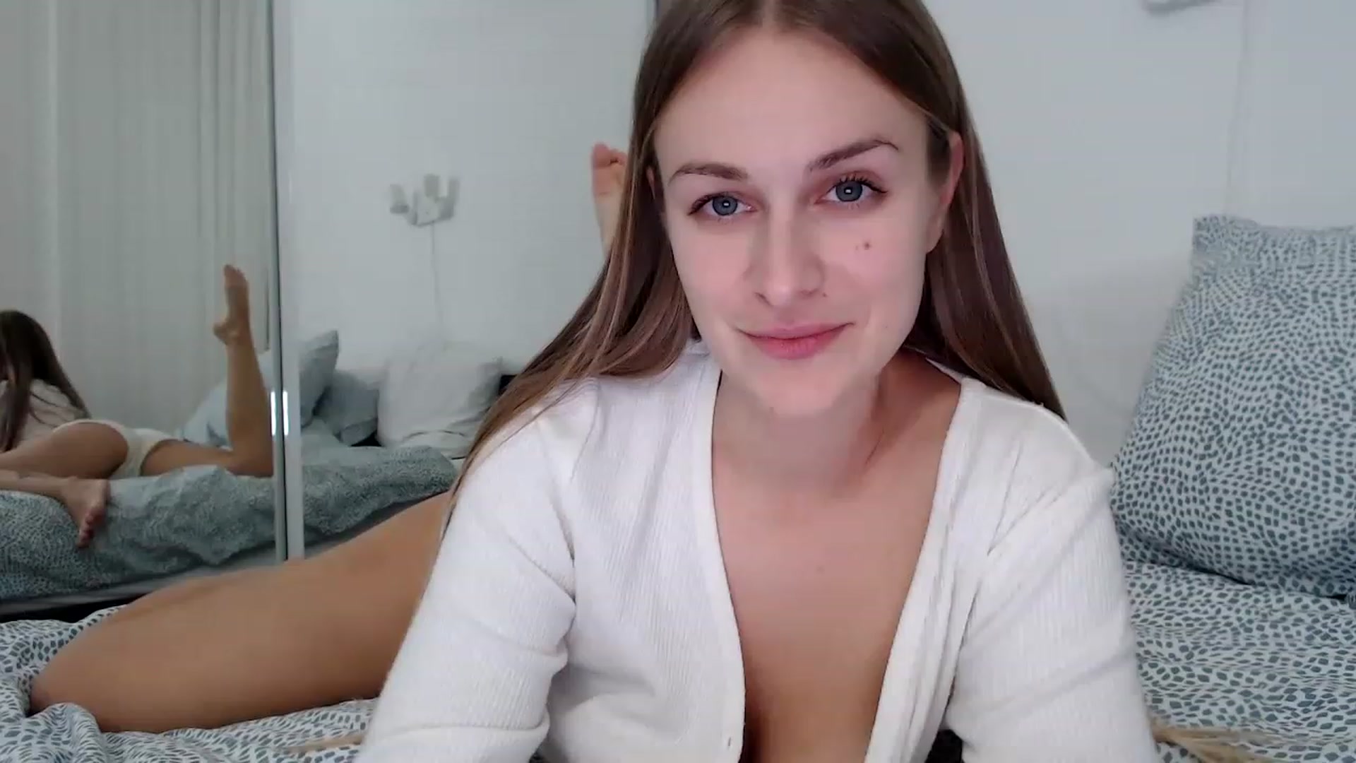 Gallery image thumbnail from regular_girl's myfreecams stream on, 12/02/2022, 22:42 image 16 of 20