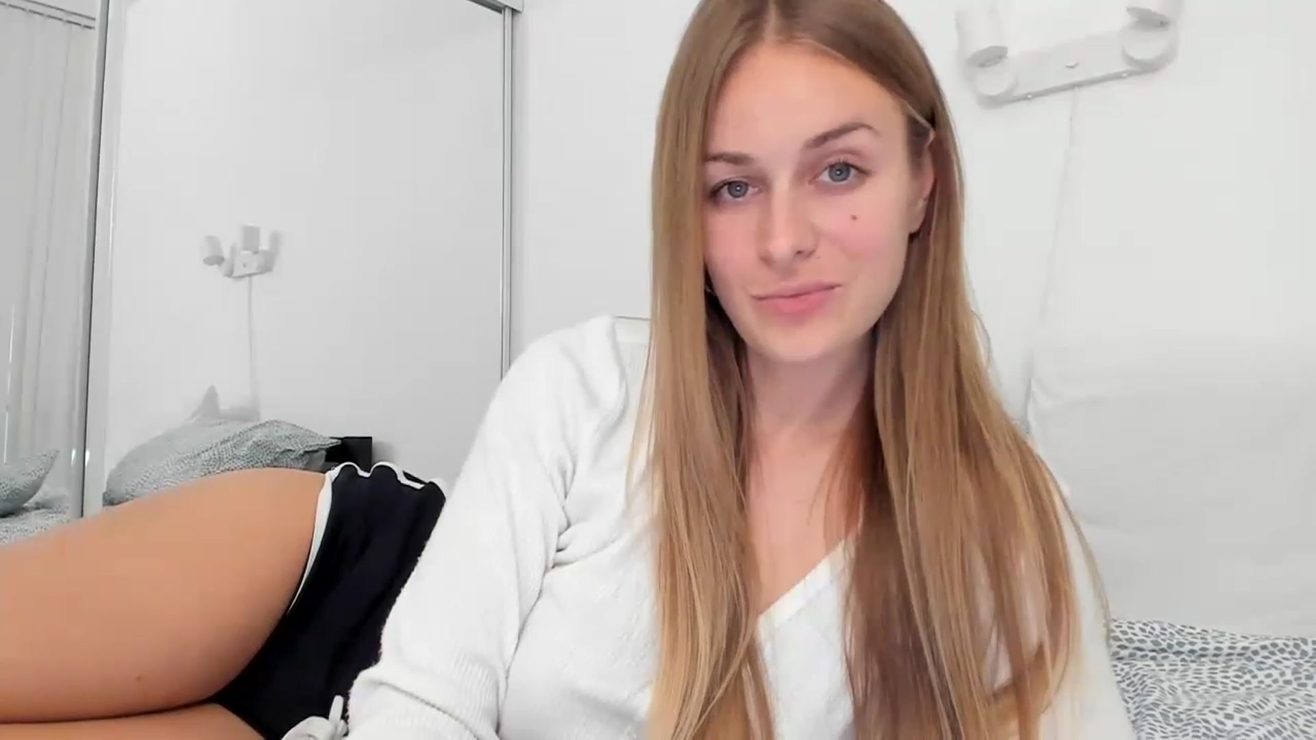 Gallery image thumbnail from regular_girl's myfreecams stream on, 12/06/2022, 22:00 image 7 of 20