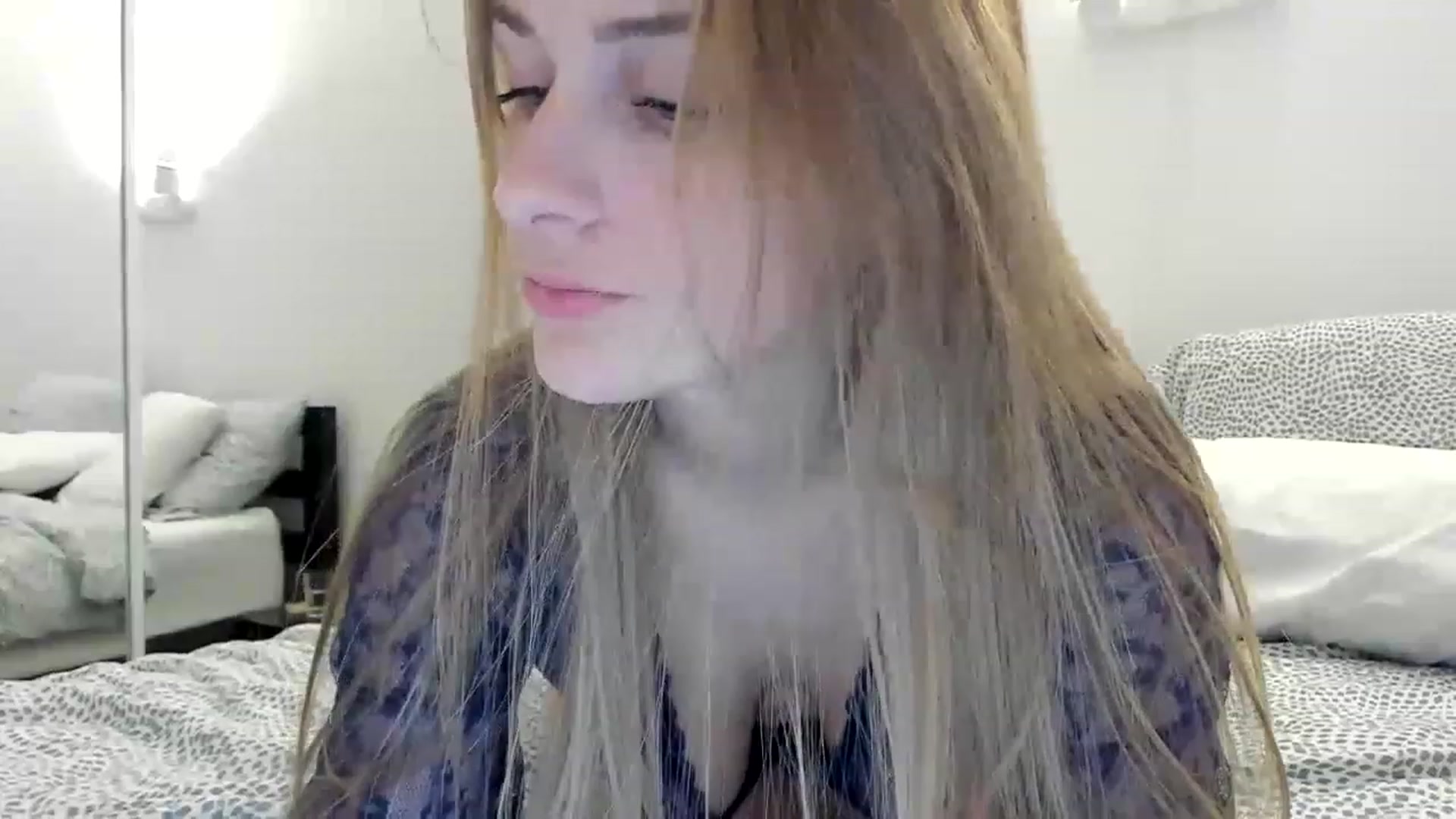 Gallery image thumbnail from regular_girl's myfreecams stream on, 12/12/2022, 01:16 image 3 of 20