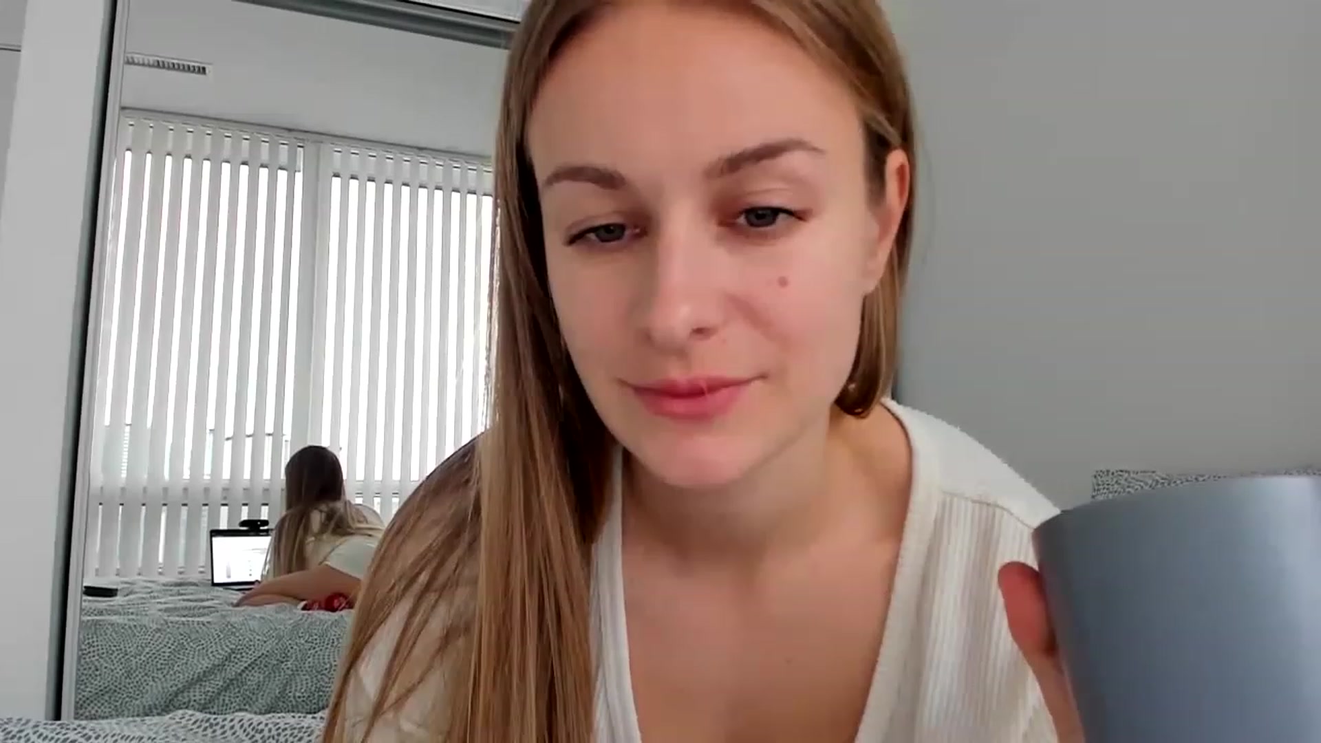 Gallery image thumbnail from regular_girl's myfreecams stream on, 12/25/2022, 21:20 image 3 of 20