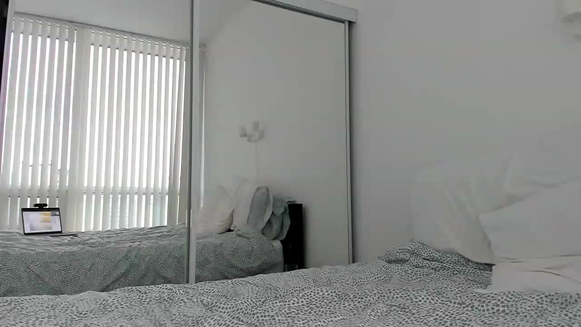 Gallery image thumbnail from regular_girl's myfreecams stream on, 12/27/2022, 19:41 image 19 of 20