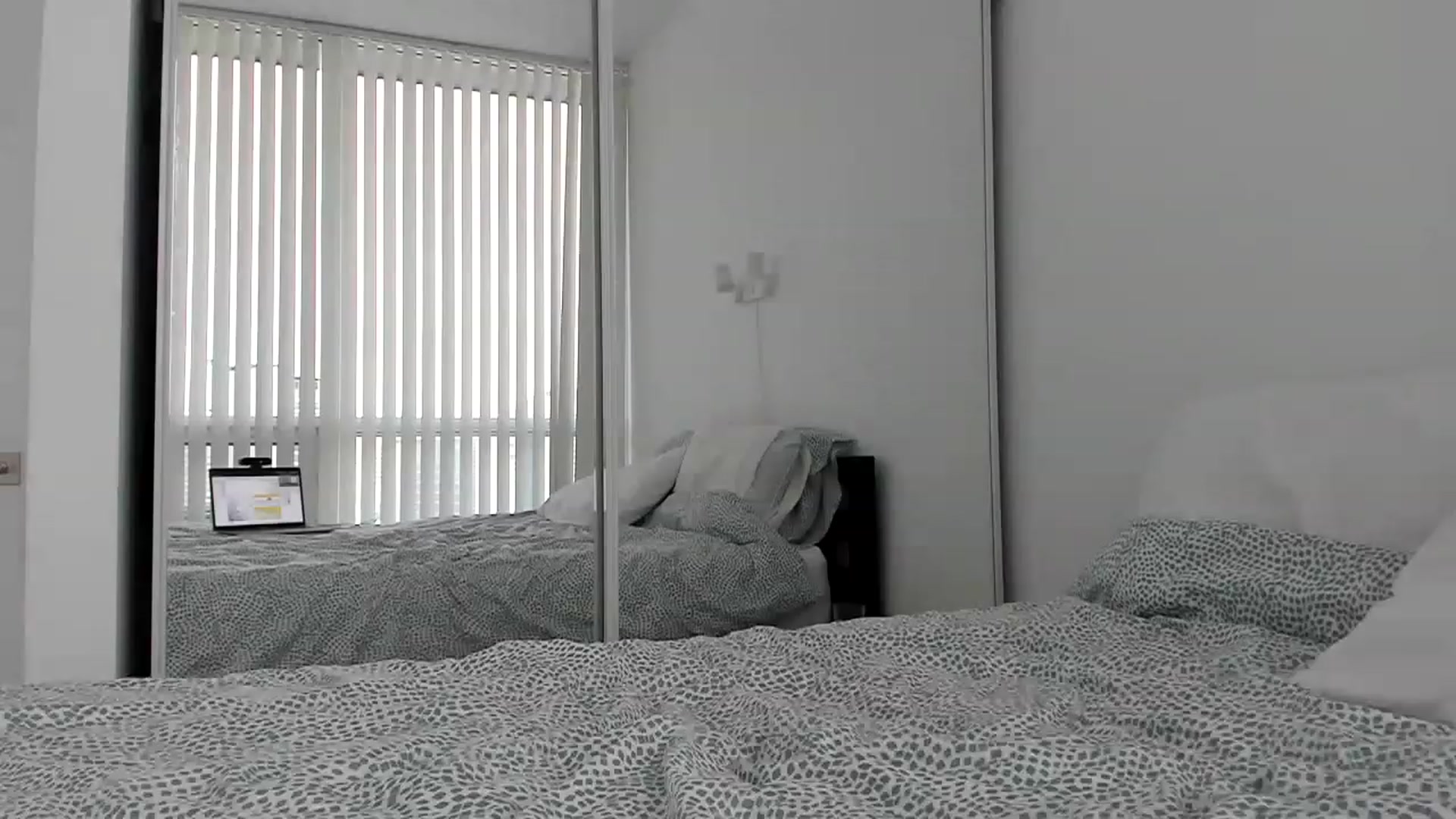 Gallery image thumbnail from regular_girl's myfreecams stream on, 12/27/2022, 19:41 image 6 of 20