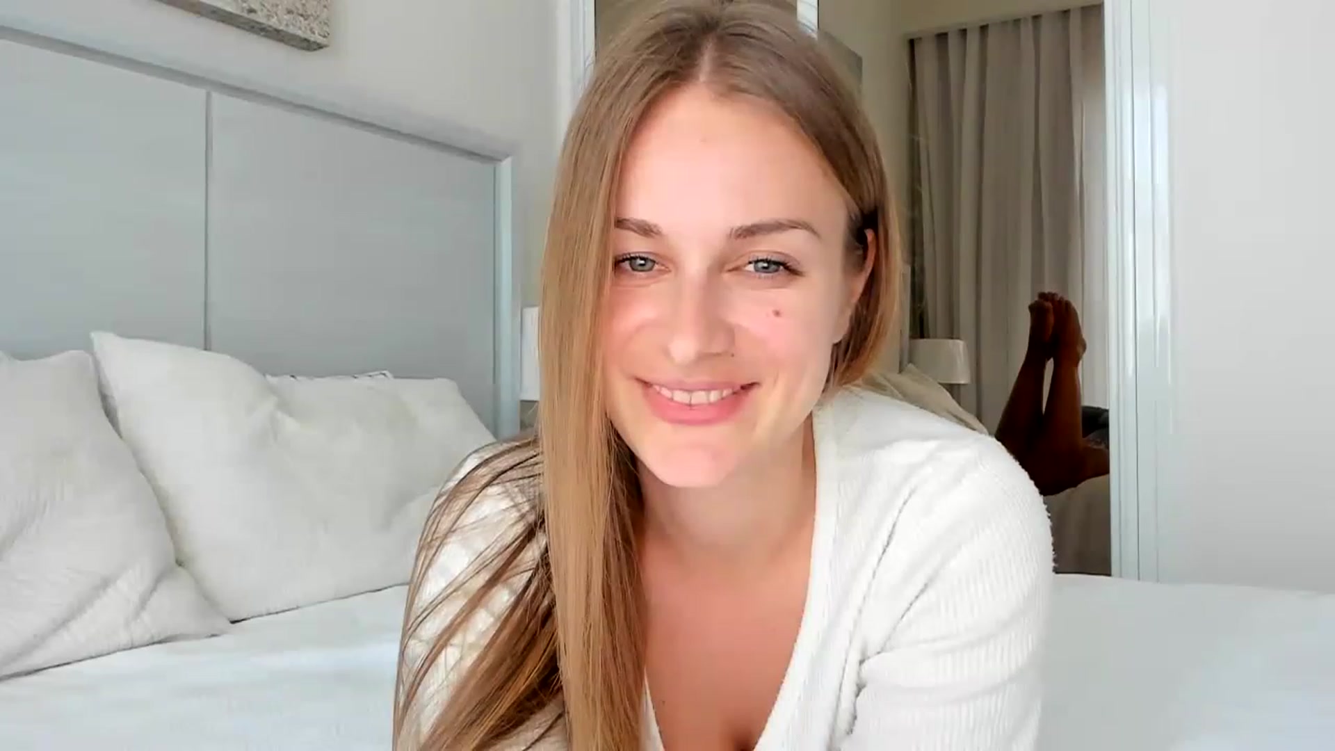 Gallery image thumbnail from regular_girl's myfreecams stream on, 01/07/2023, 22:02 image 13 of 20