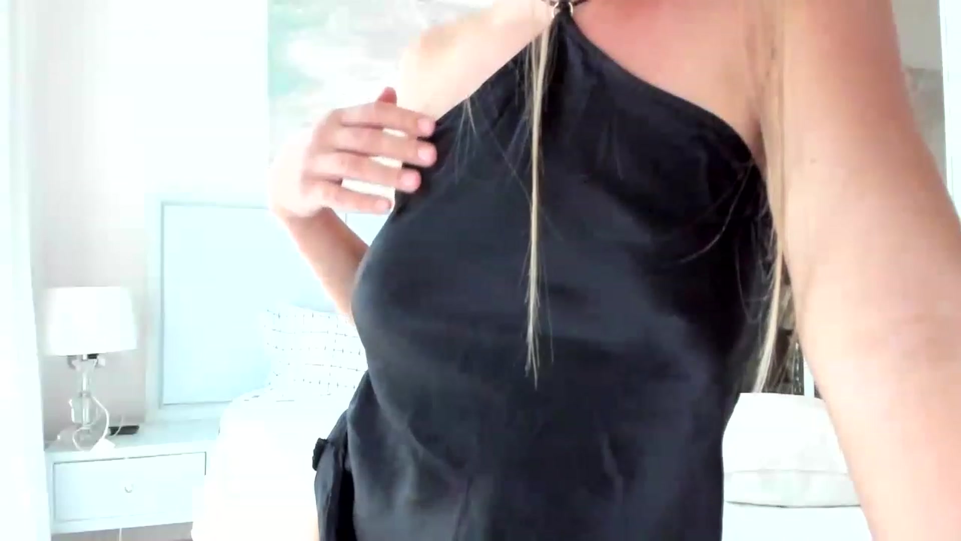 Gallery image thumbnail from regular_girl's myfreecams stream on, 01/19/2023, 22:16 image 2 of 20