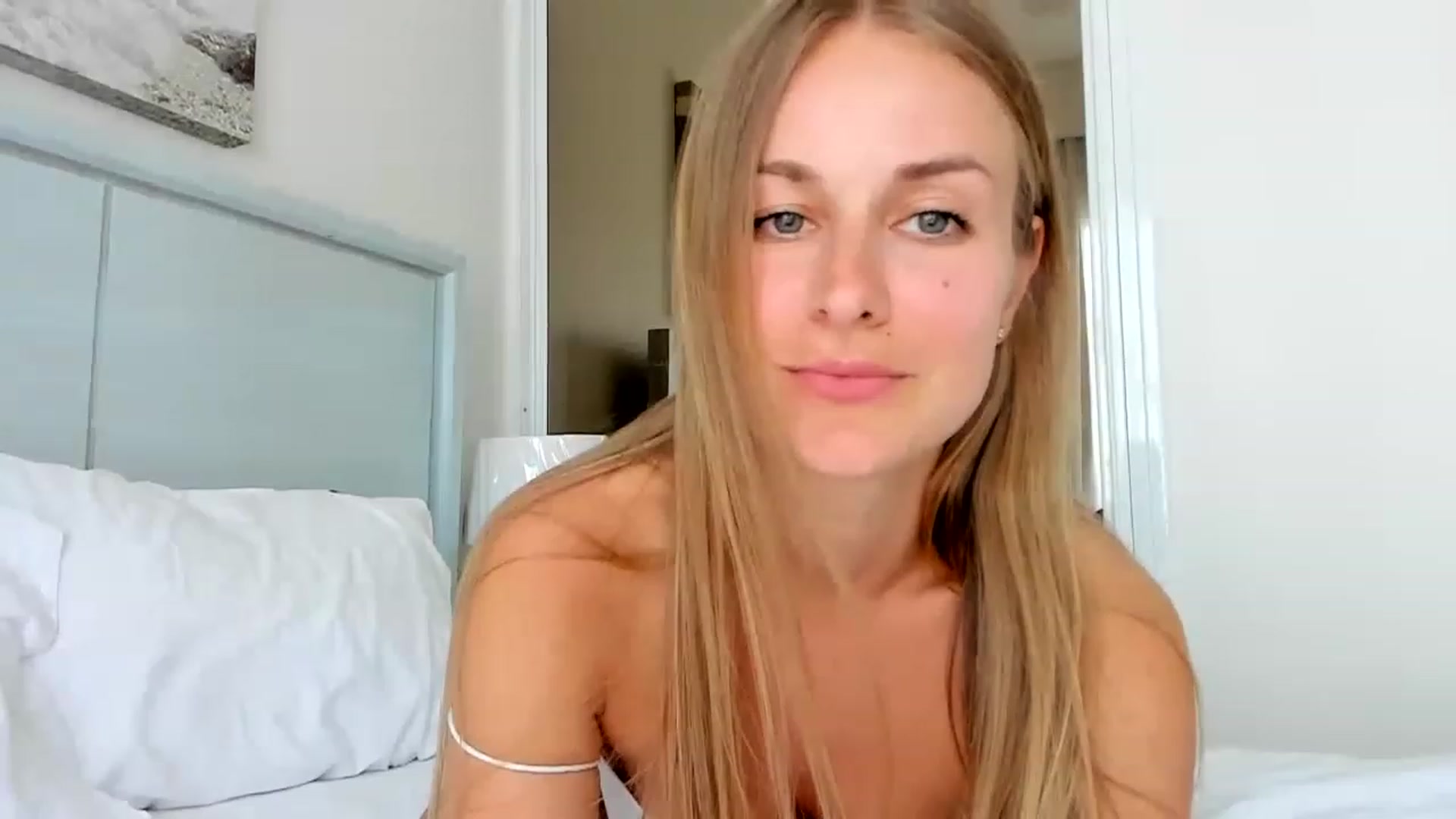 Gallery image thumbnail from regular_girl's myfreecams stream on, 01/21/2023, 20:57 image 7 of 20