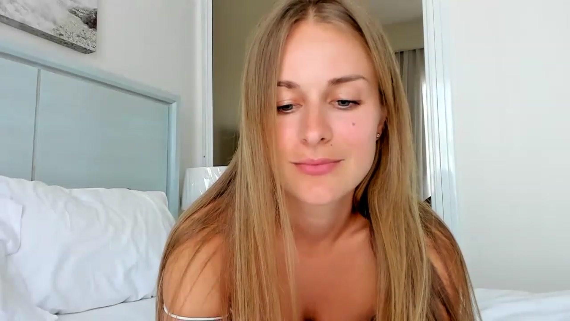 Gallery image thumbnail from regular_girl's myfreecams stream on, 01/21/2023, 20:57 image 6 of 20