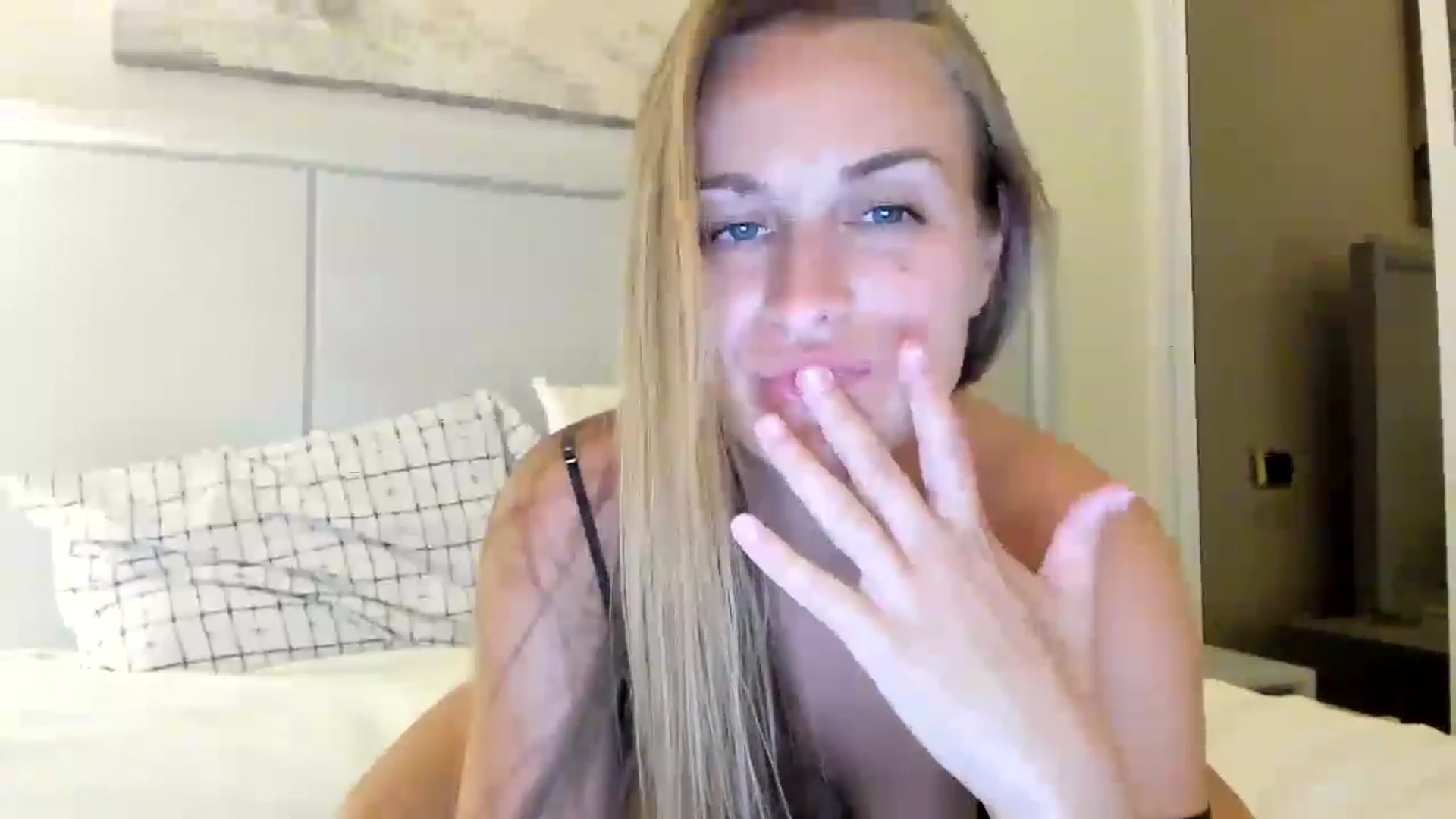 Gallery image thumbnail from regular_girl's myfreecams stream on, 01/27/2023, 01:53 image 11 of 20