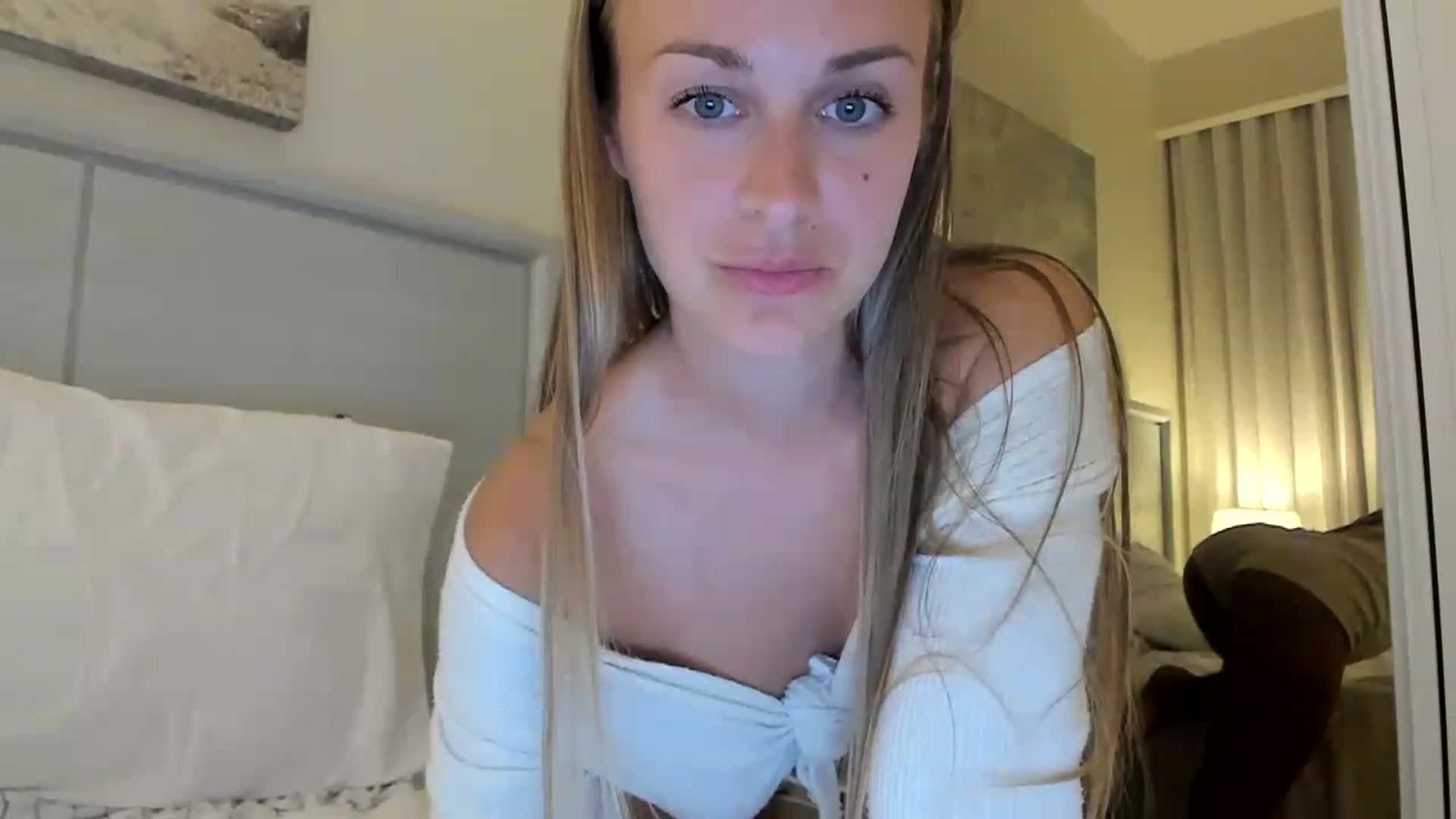 Gallery image thumbnail from regular_girl's myfreecams stream on, 01/29/2023, 01:59 image 11 of 20