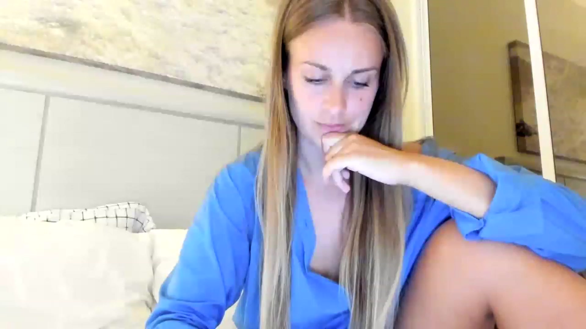 Gallery image thumbnail from regular_girl's myfreecams stream on, 01/29/2023, 22:42 image 10 of 20