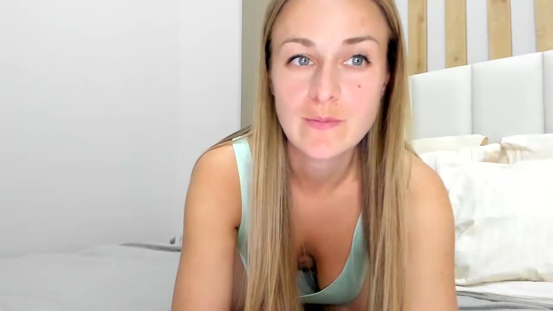 Gallery image thumbnail from regular_girl's myfreecams stream on, 02/04/2023, 17:06 image 11 of 20