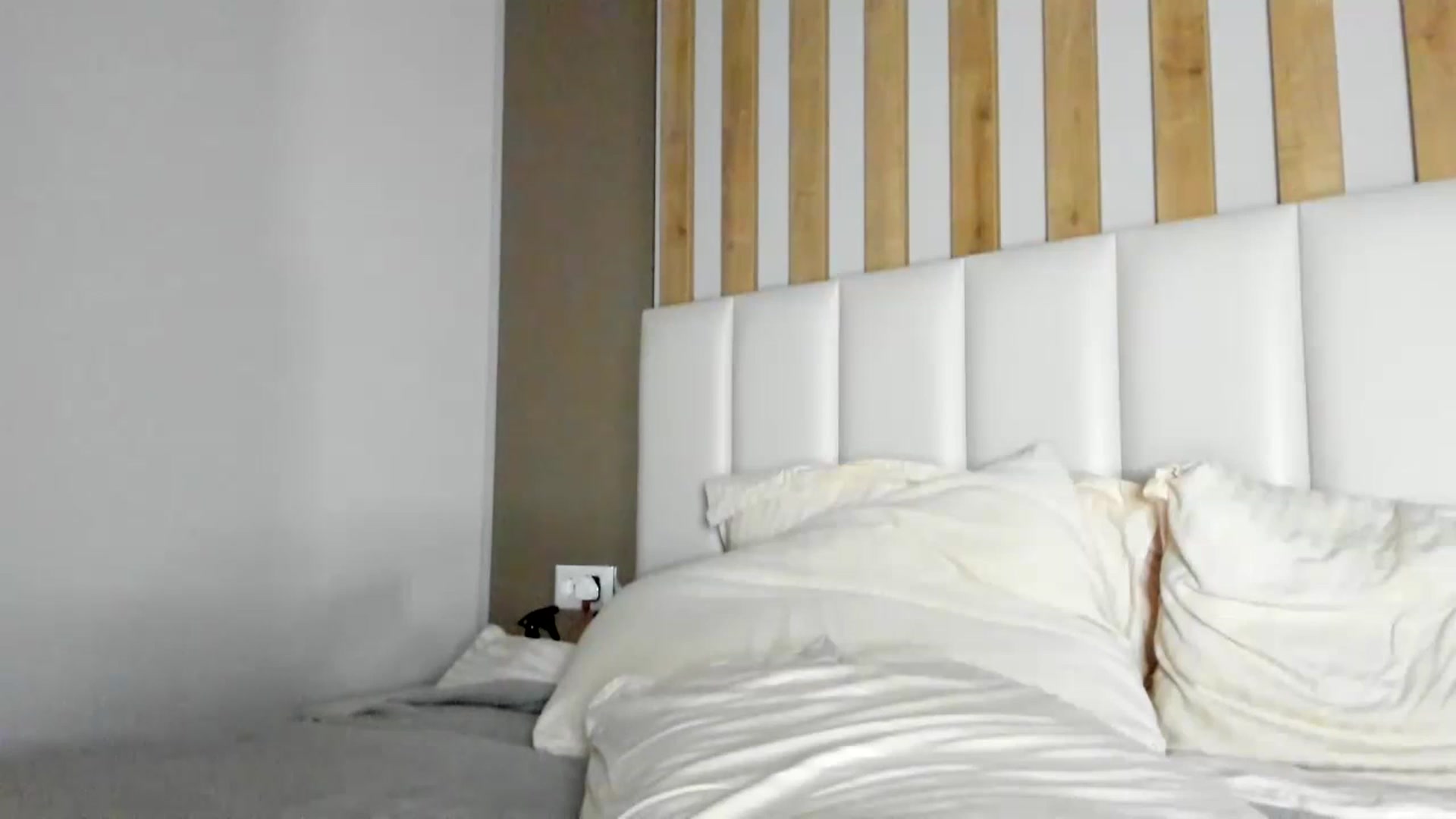 Gallery image thumbnail from regular_girl's myfreecams stream on, 02/07/2023, 17:42 image 10 of 20