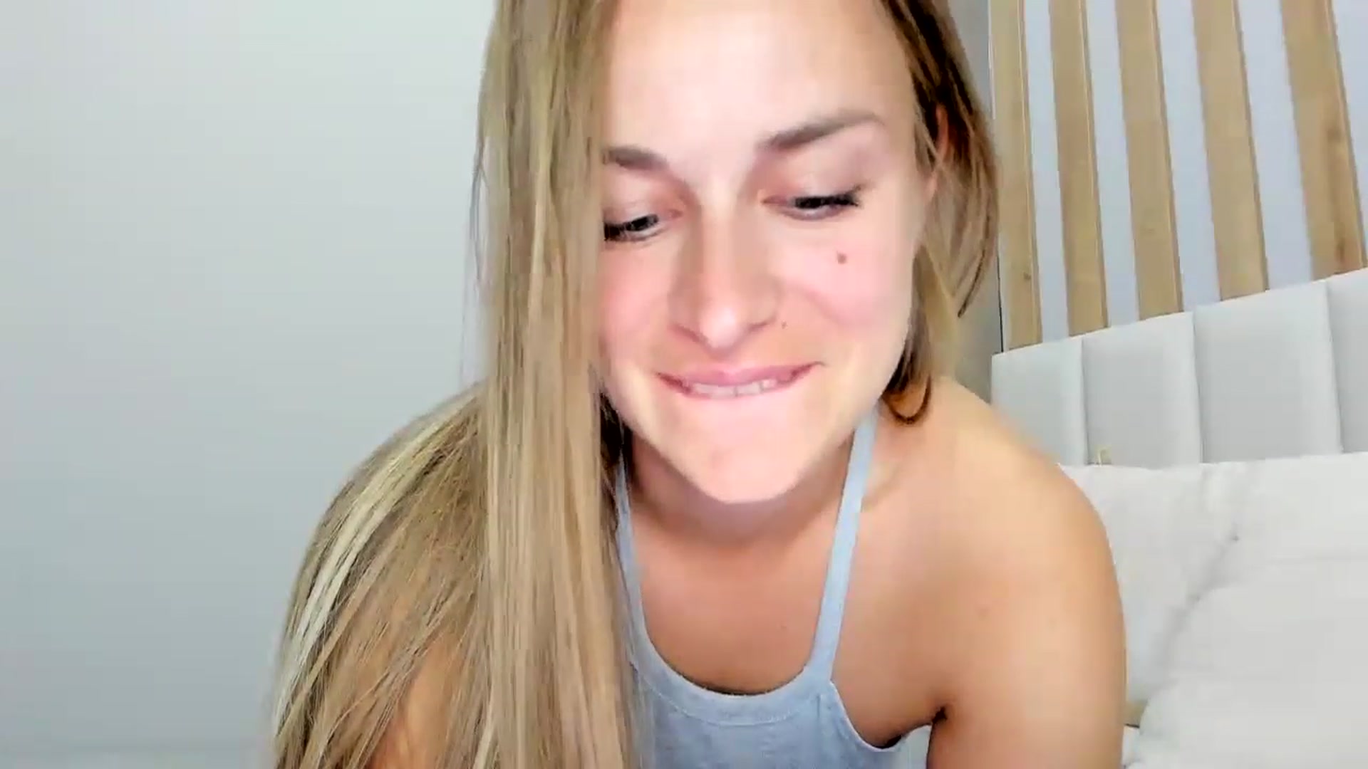 Gallery image thumbnail from regular_girl's myfreecams stream on, 02/10/2023, 17:57 image 12 of 20