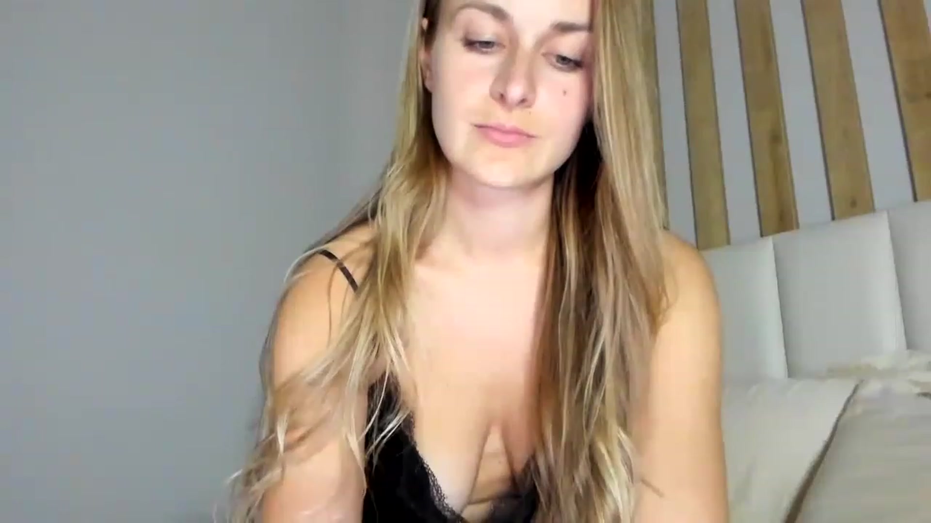 Gallery image thumbnail from regular_girl's myfreecams stream on, 02/11/2023, 18:49 image 3 of 20