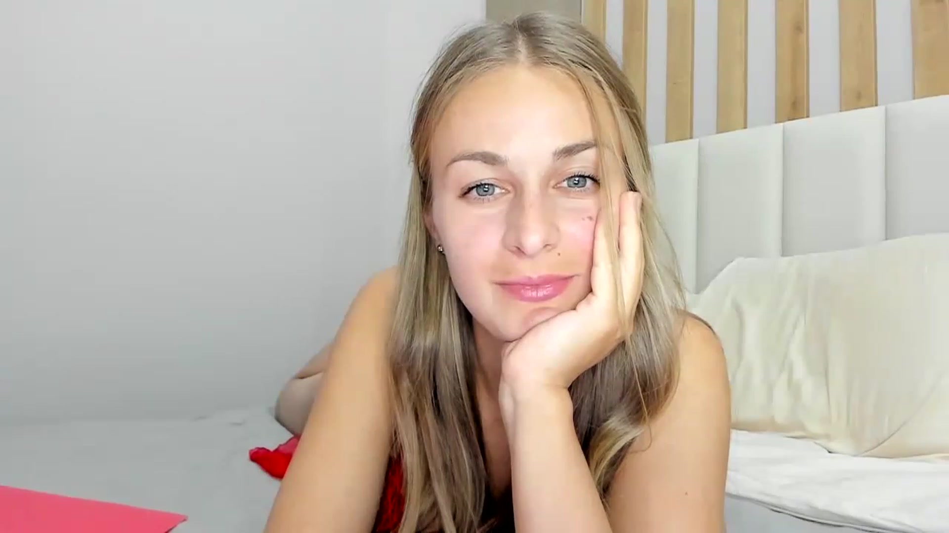 Gallery image thumbnail from regular_girl's myfreecams stream on, 02/14/2023, 16:55 image 5 of 20