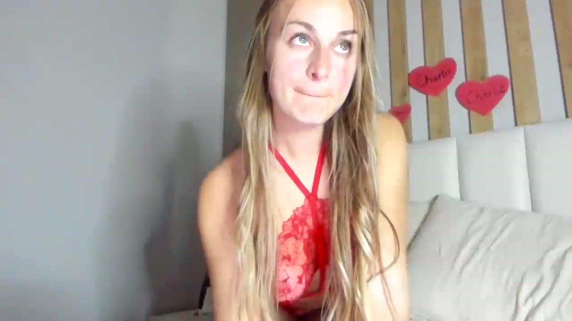 Gallery image thumbnail from regular_girl's myfreecams stream on, 02/14/2023, 19:08 image 3 of 20