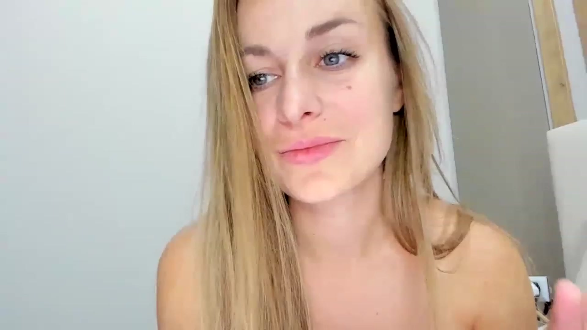 Gallery image thumbnail from regular_girl's myfreecams stream on, 02/15/2023, 18:20 image 20 of 20