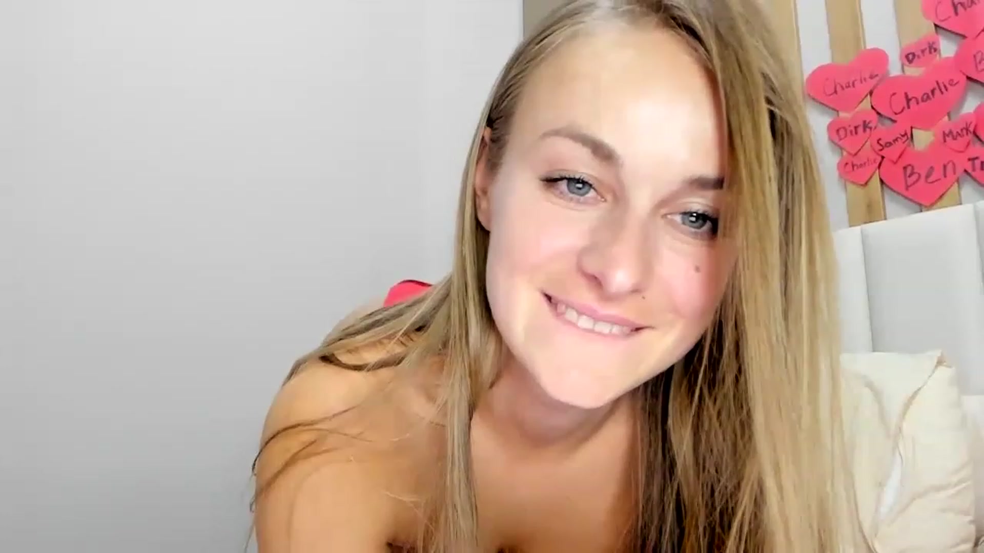 Gallery image thumbnail from regular_girl's myfreecams stream on, 02/15/2023, 19:23 image 3 of 20