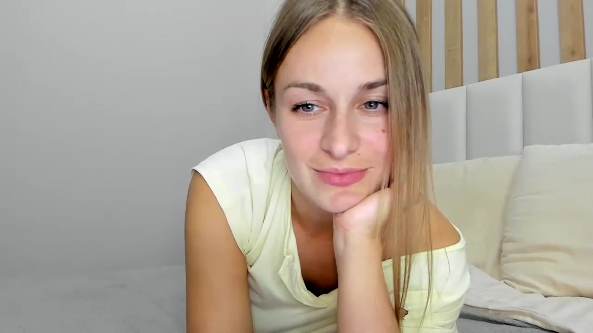 Gallery image thumbnail from regular_girl's myfreecams stream on, 02/18/2023, 17:28 image 16 of 20