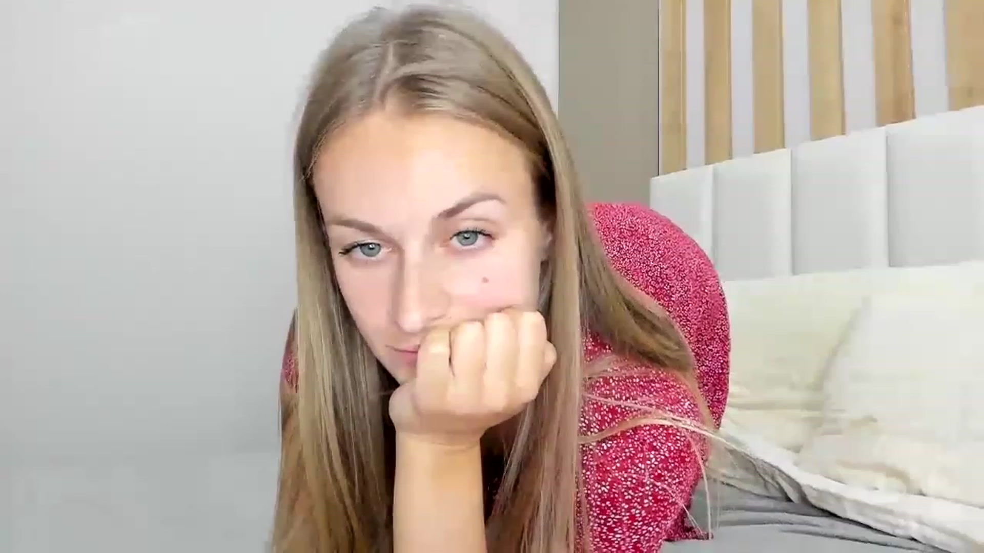 Gallery image thumbnail from regular_girl's myfreecams stream on, 02/18/2023, 18:06 image 18 of 20
