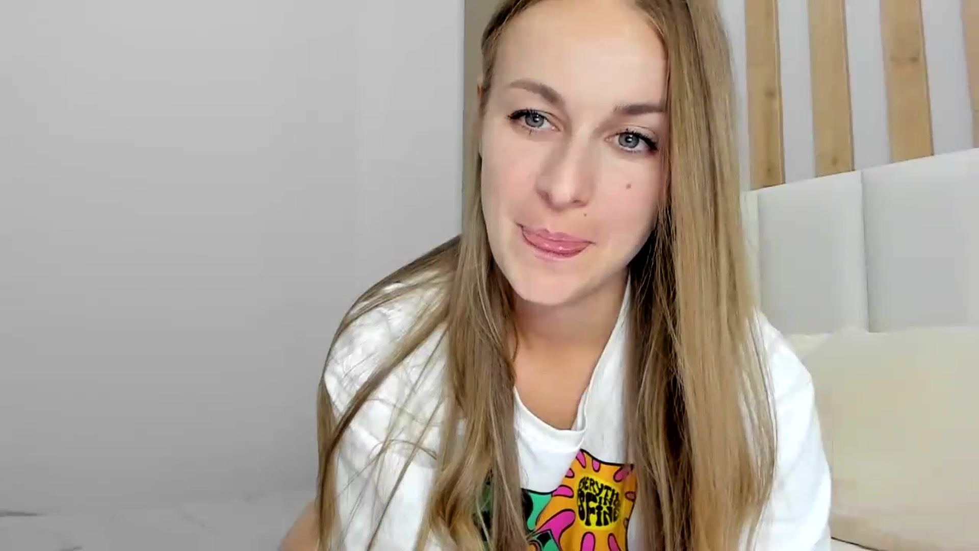 Gallery image thumbnail from regular_girl's myfreecams stream on, 02/19/2023, 16:07 image 6 of 20