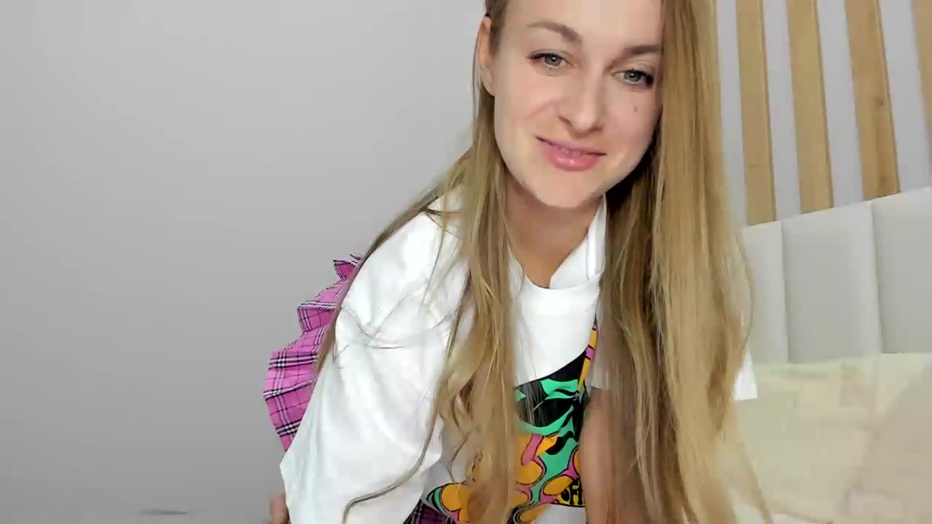 Gallery image thumbnail from regular_girl's myfreecams stream on, 02/19/2023, 16:07 image 18 of 20