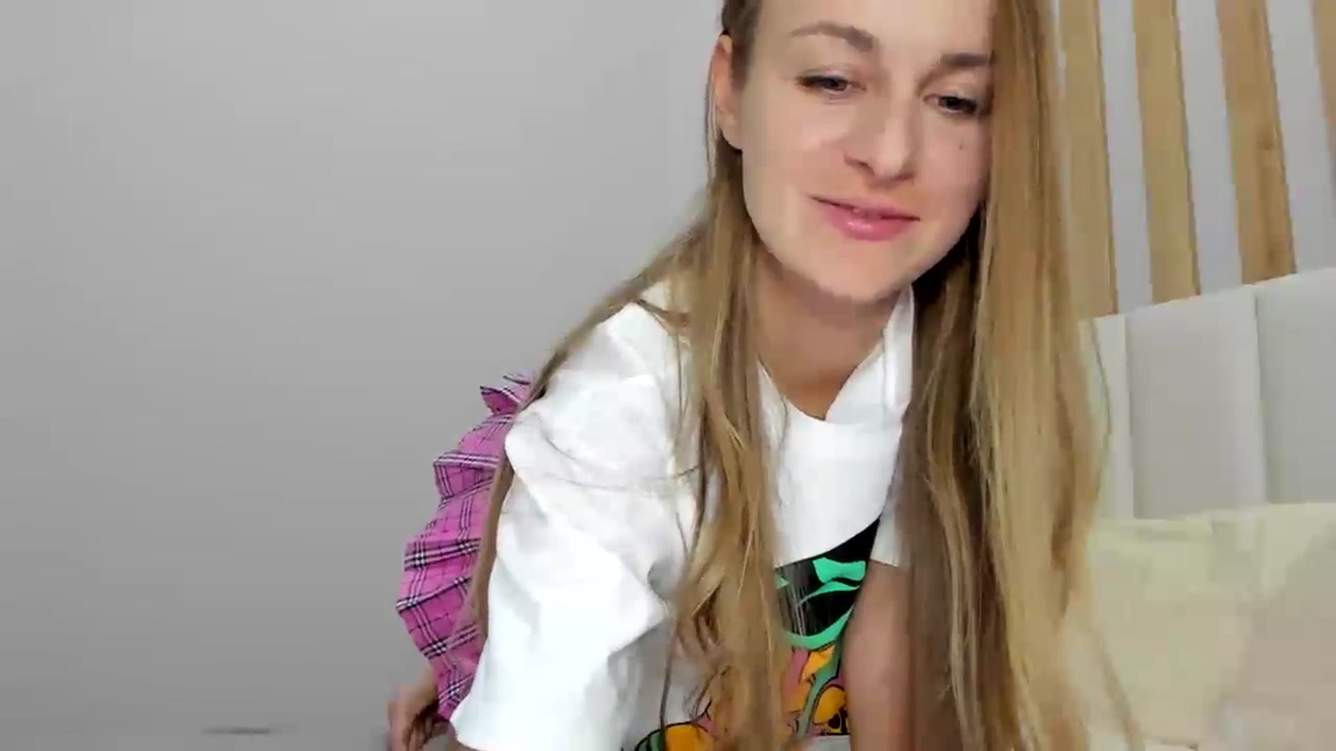 Gallery image thumbnail from regular_girl's myfreecams stream on, 02/19/2023, 16:07 image 19 of 20