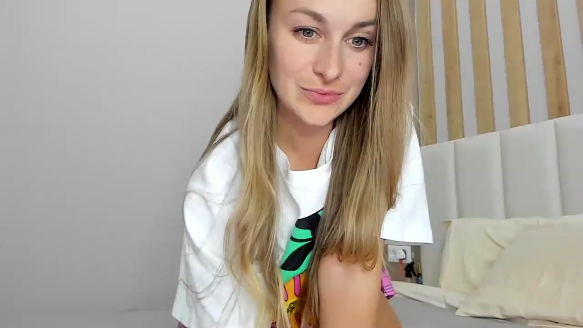 Gallery image thumbnail from regular_girl's myfreecams stream on, 02/19/2023, 17:57 image 16 of 20