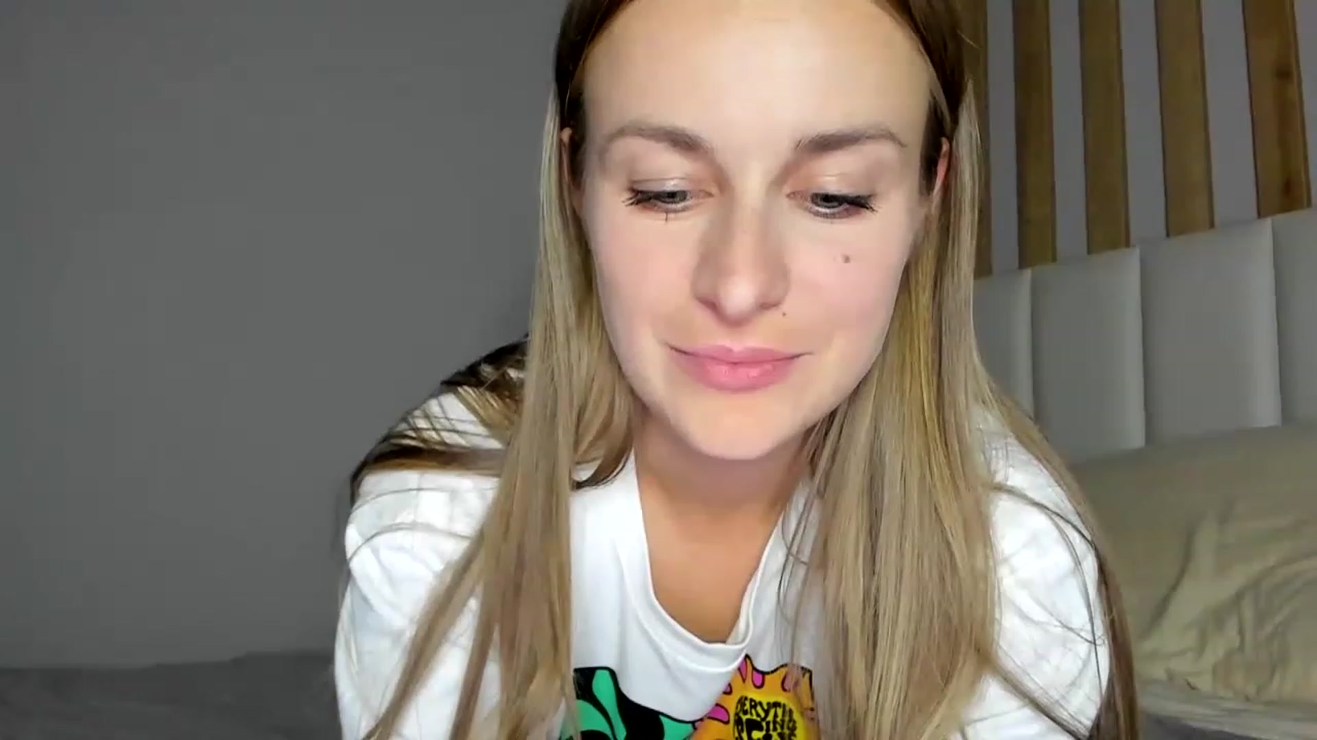 Gallery image thumbnail from regular_girl's myfreecams stream on, 02/19/2023, 20:10 image 13 of 20