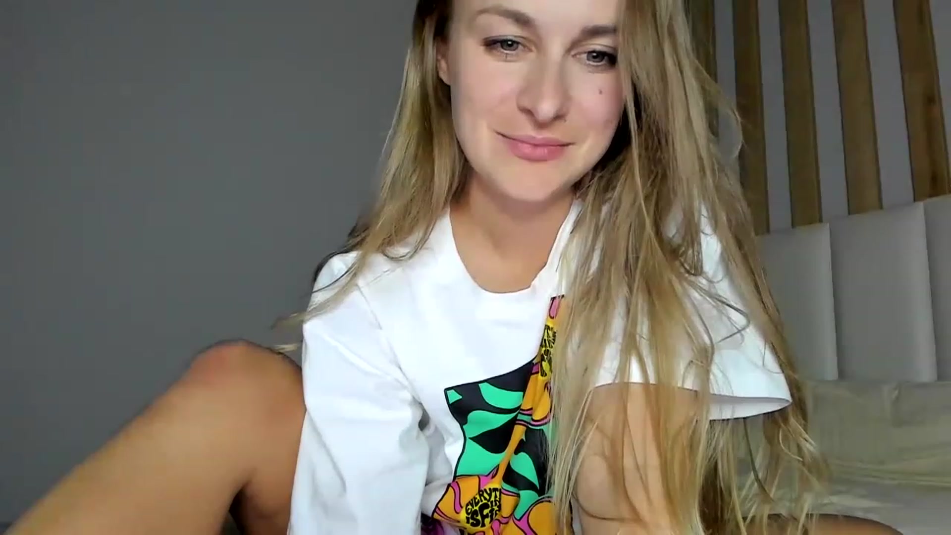 Gallery image thumbnail from regular_girl's myfreecams stream on, 02/19/2023, 20:10 image 19 of 20