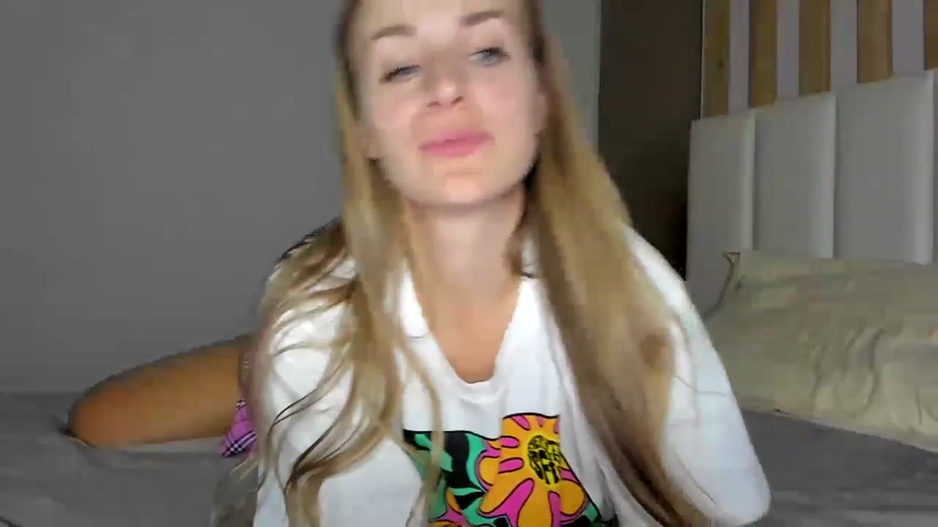 Gallery image thumbnail from regular_girl's myfreecams stream on, 02/19/2023, 20:52 image 2 of 20