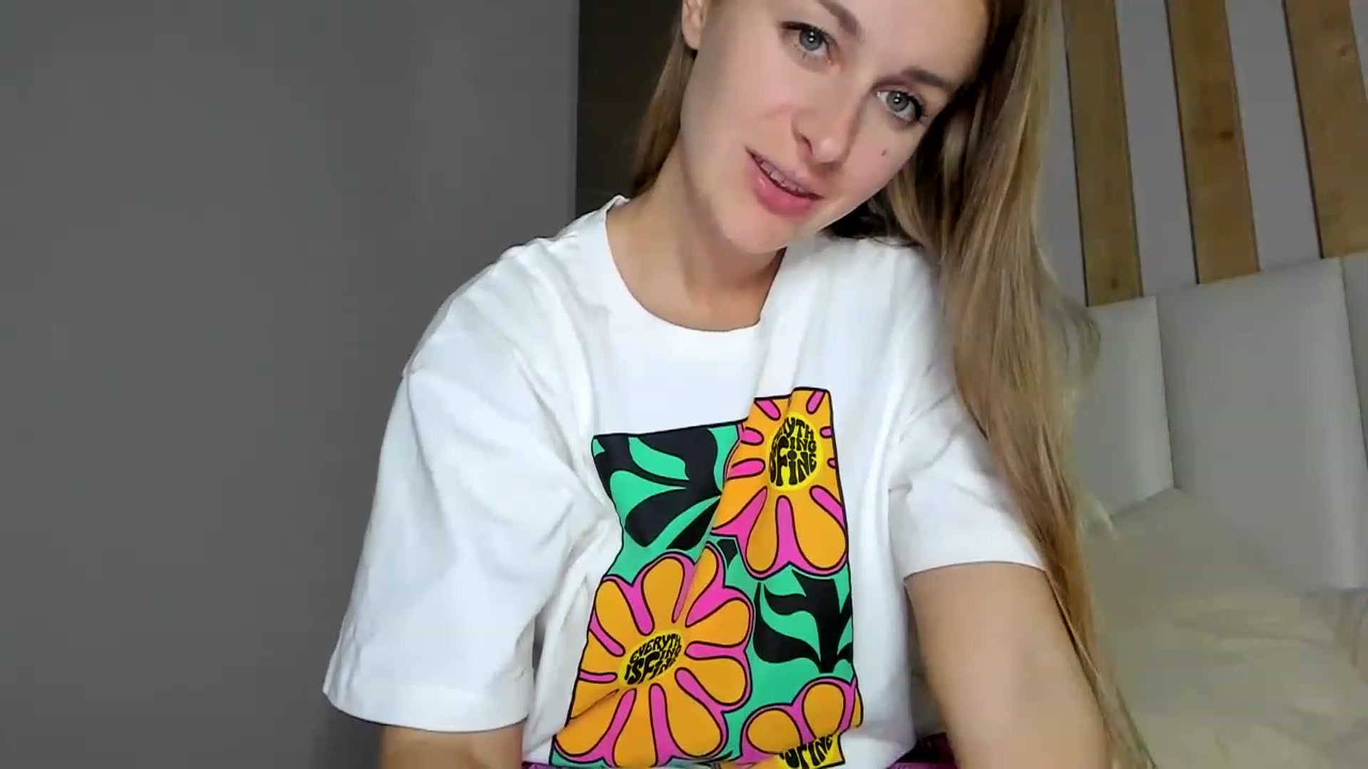 Gallery image thumbnail from regular_girl's myfreecams stream on, 02/19/2023, 20:52 image 8 of 20