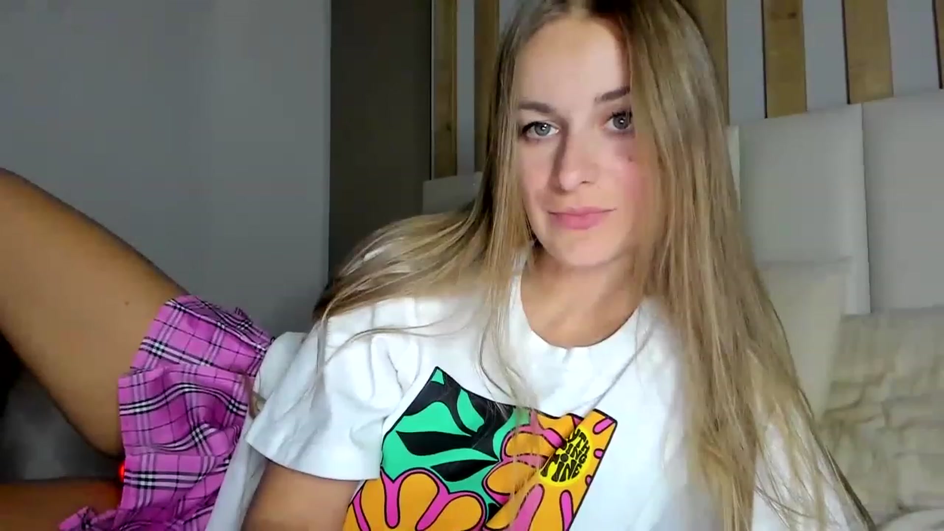 Gallery image thumbnail from regular_girl's myfreecams stream on, 02/19/2023, 20:52 image 20 of 20