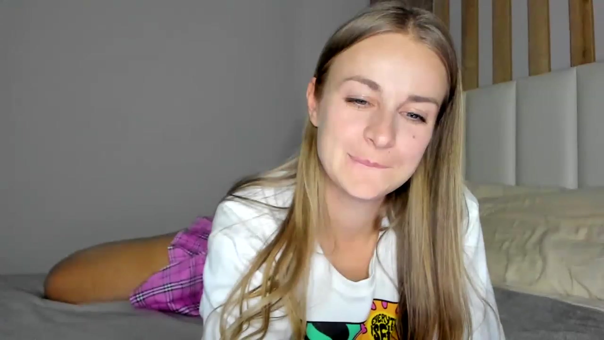Gallery image thumbnail from regular_girl's myfreecams stream on, 02/19/2023, 20:52 image 3 of 20