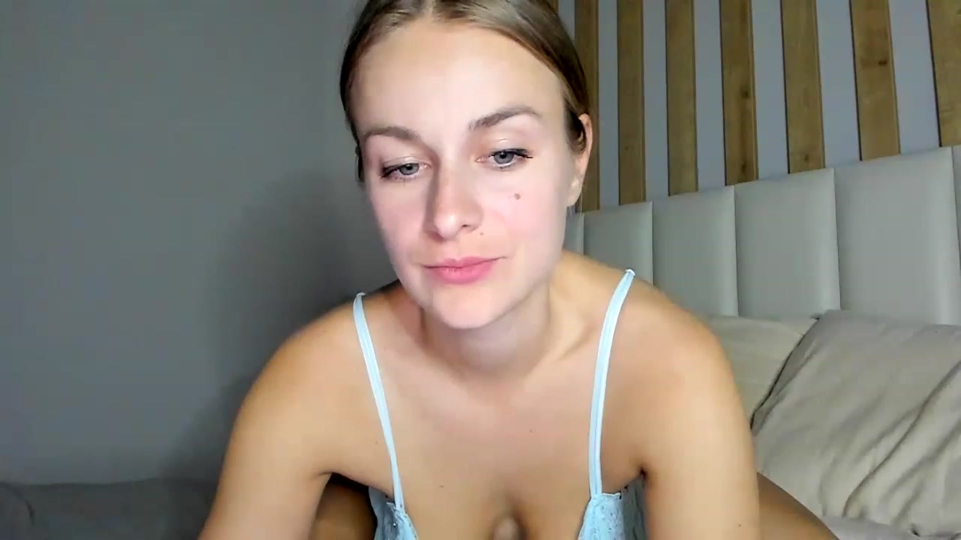 Gallery image thumbnail from regular_girl's myfreecams stream on, 02/25/2023, 19:36 image 20 of 20