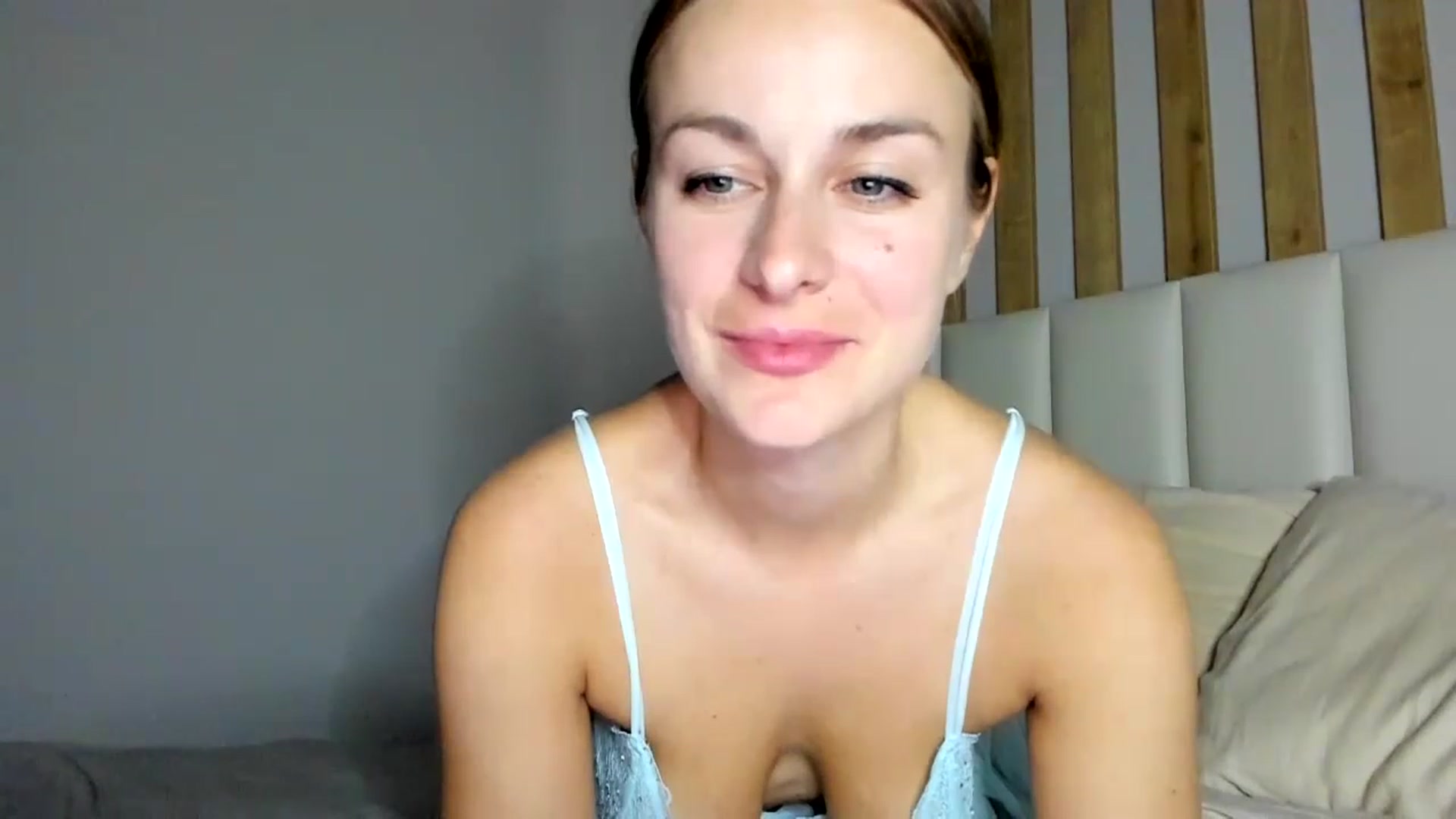 Gallery image thumbnail from regular_girl's myfreecams stream on, 02/25/2023, 19:36 image 14 of 20