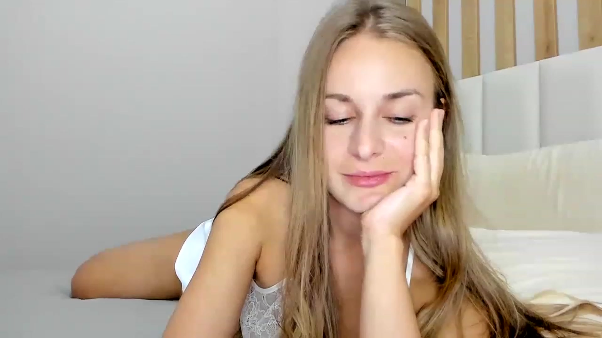 Gallery image thumbnail from regular_girl's myfreecams stream on, 03/04/2023, 17:46 image 19 of 20