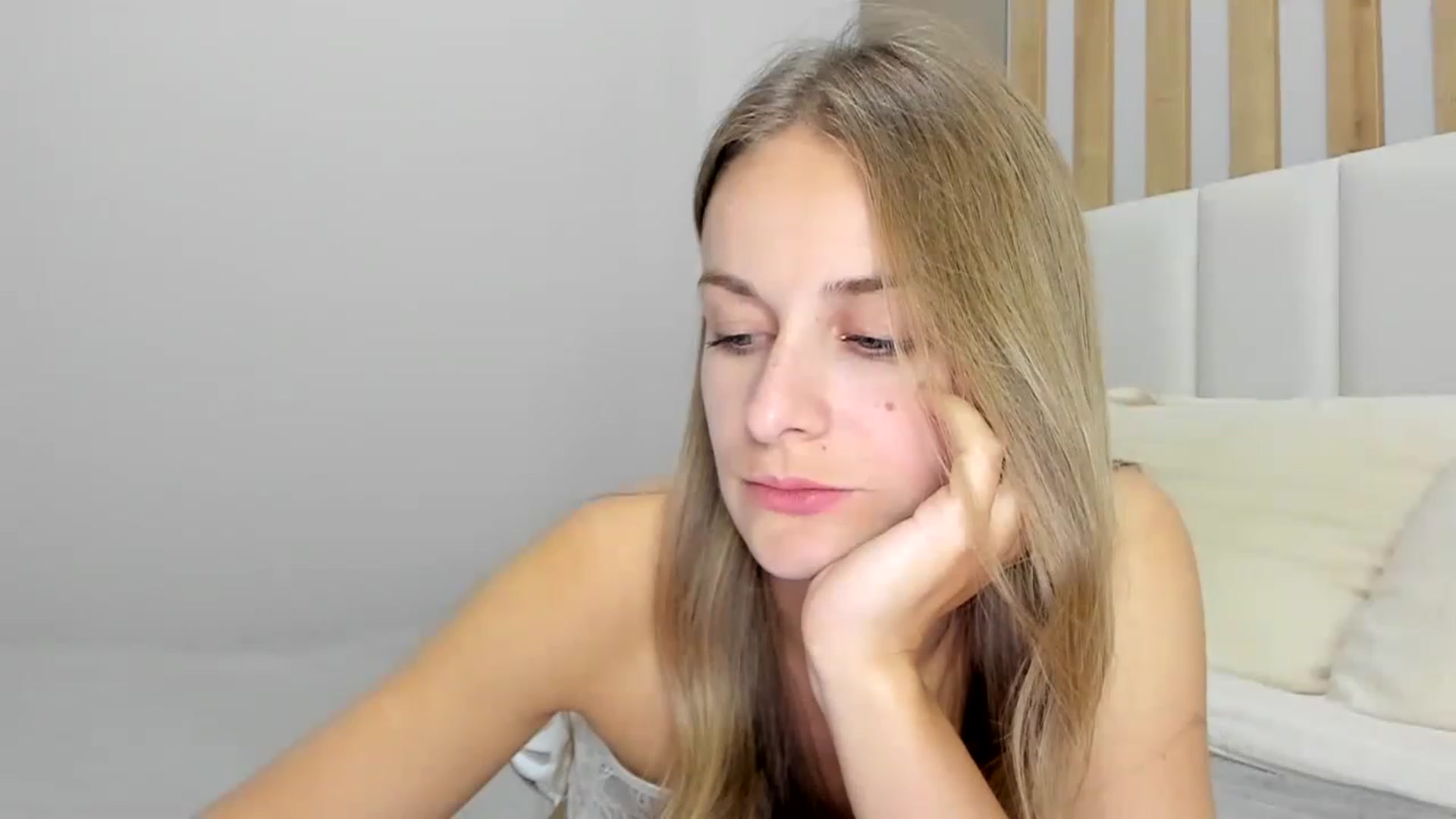 Gallery image thumbnail from regular_girl's myfreecams stream on, 03/04/2023, 19:12 image 4 of 20
