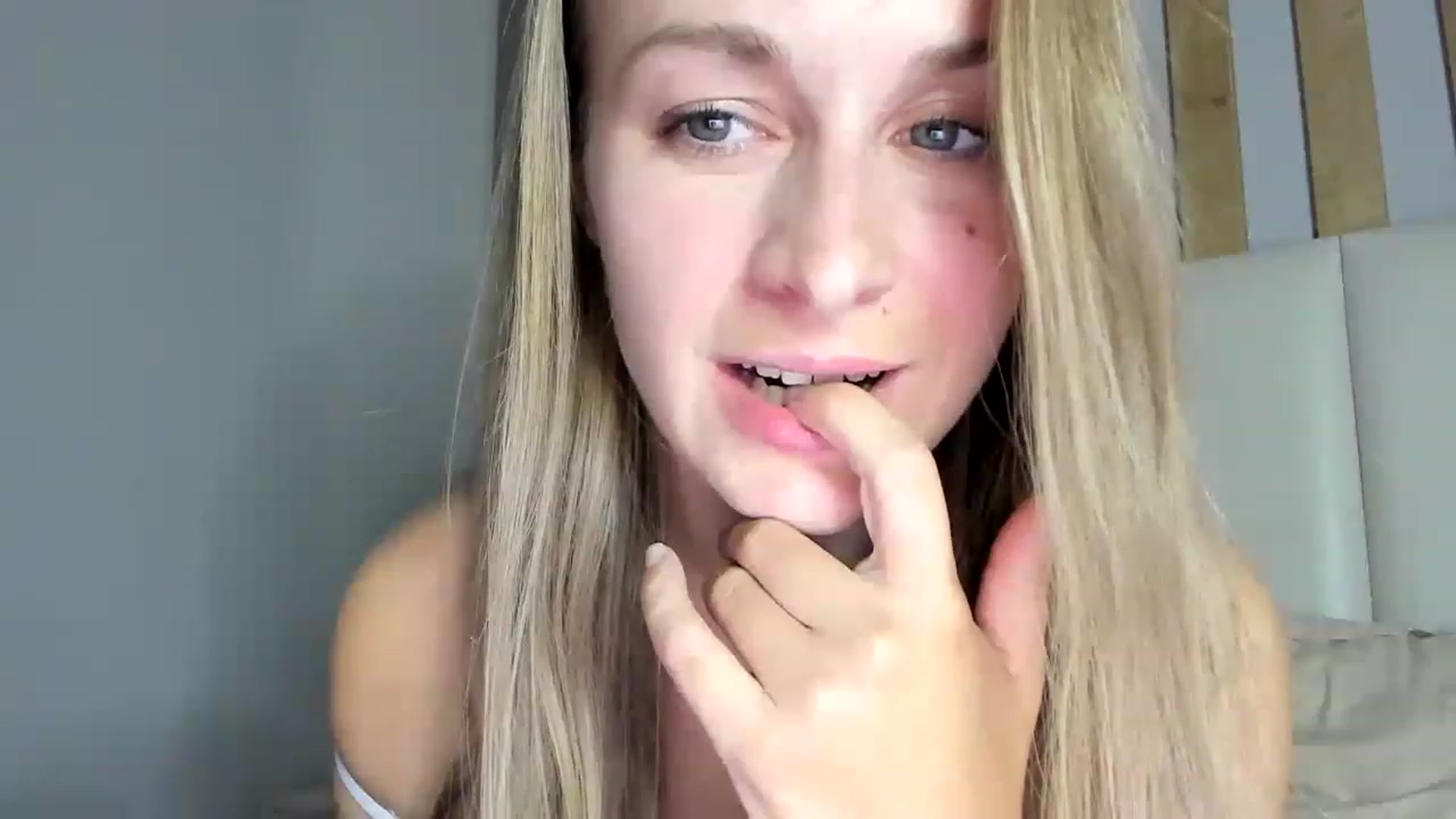 Gallery image thumbnail from regular_girl's myfreecams stream on, 03/04/2023, 21:12 image 18 of 20